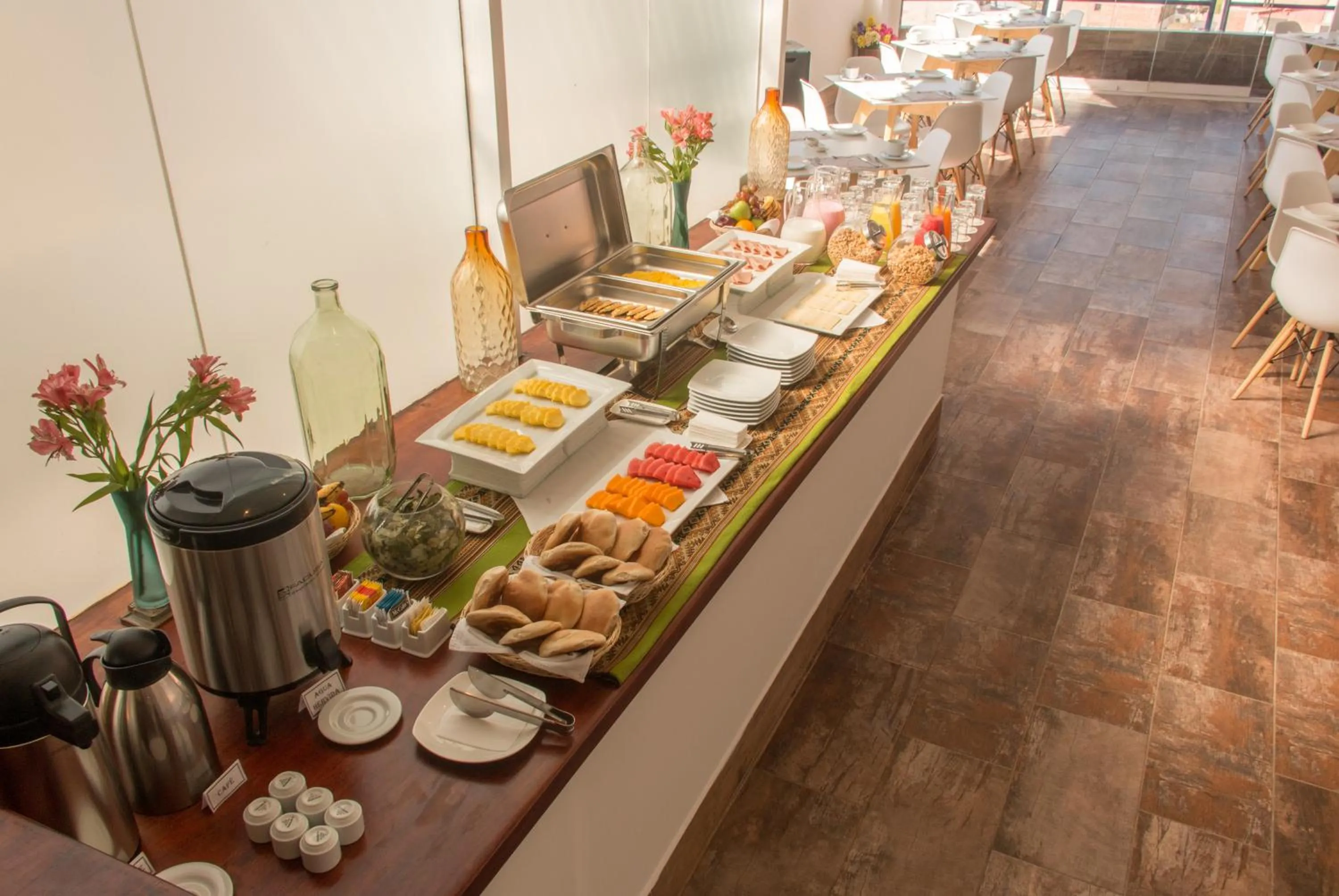 Food and drinks in Wayqey Hotel