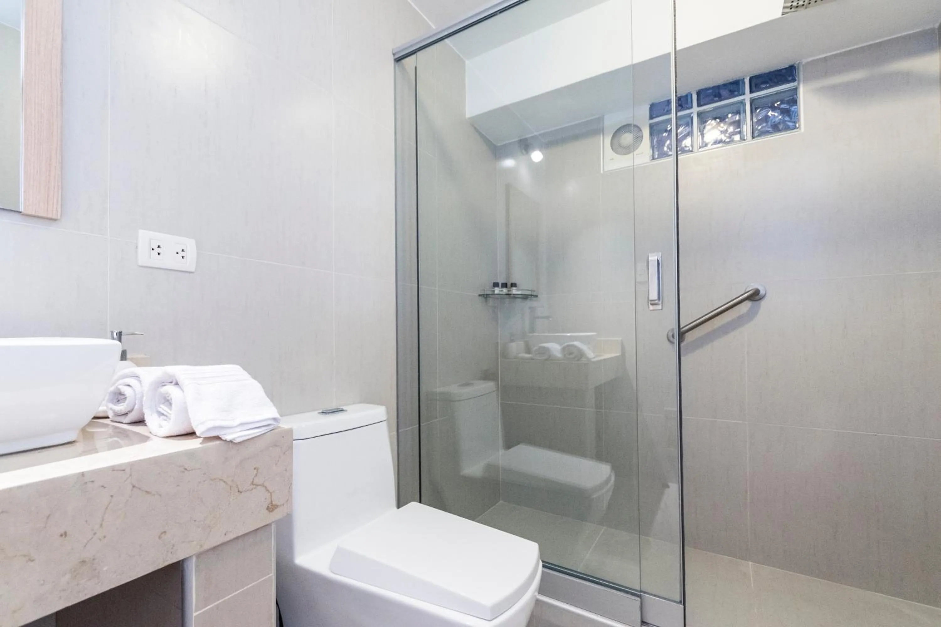 Shower in Wayqey Hotel