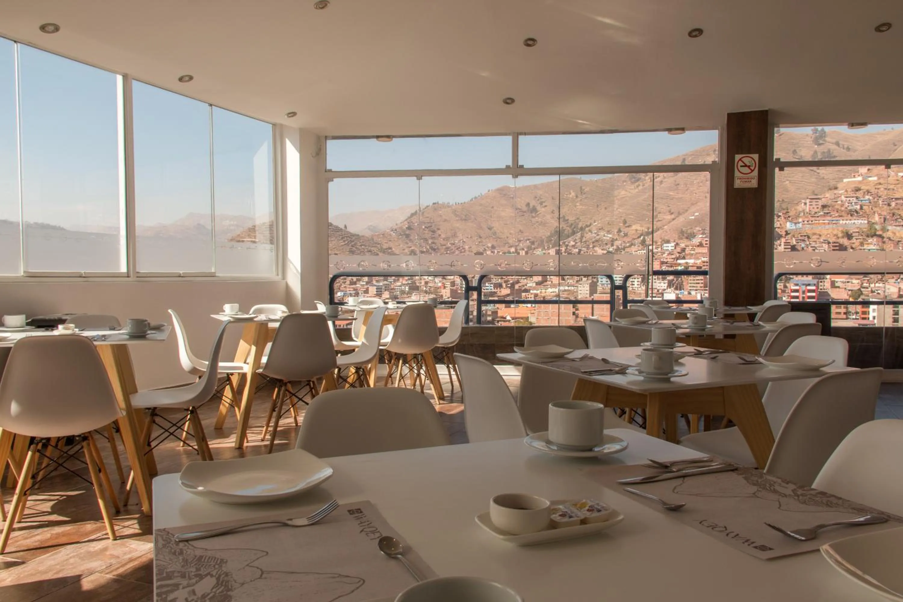 Restaurant/places to eat in Wayqey Hotel