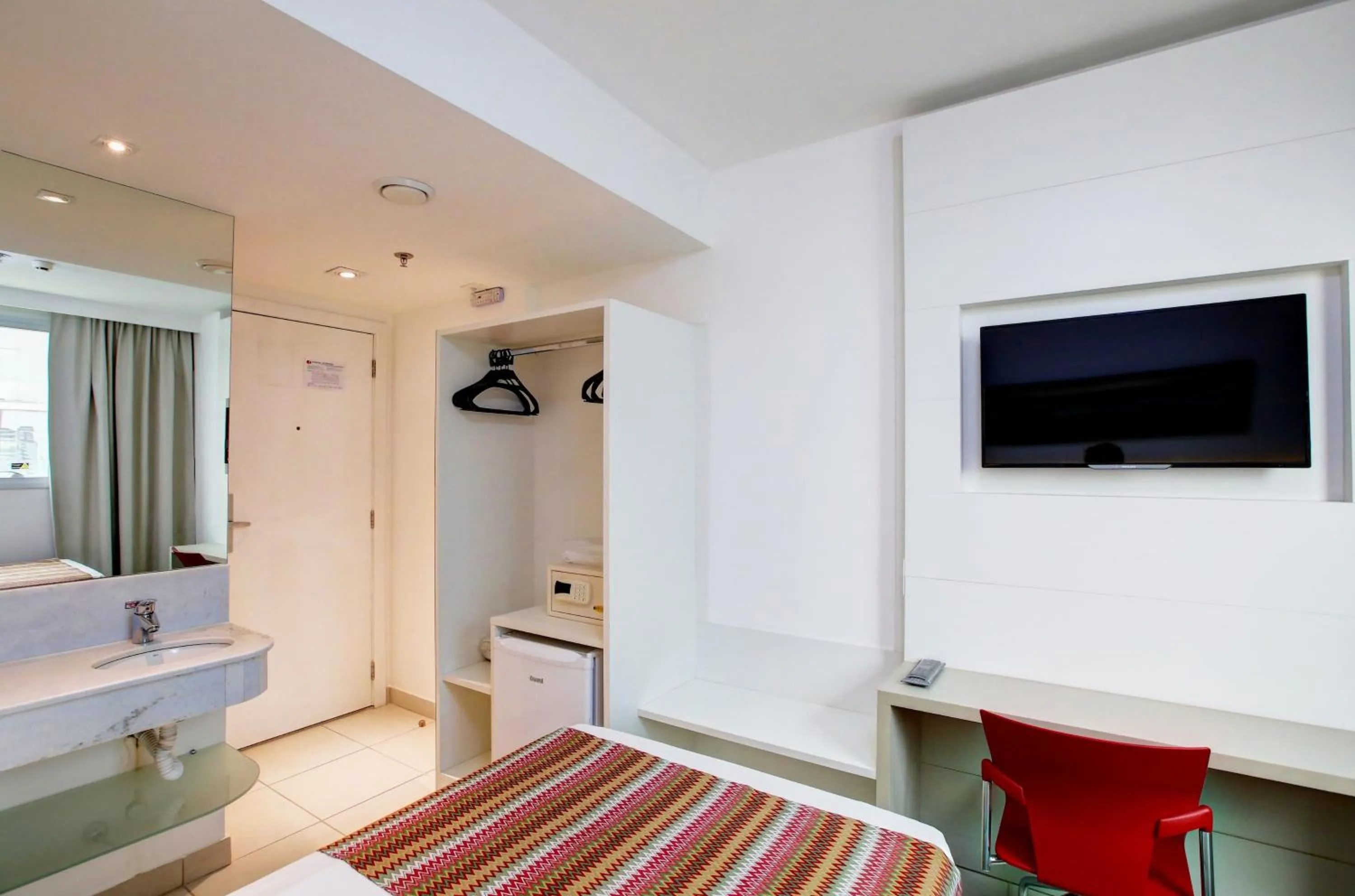 TV and multimedia, Bed in Transamerica Fit Vitória Reta da Penha