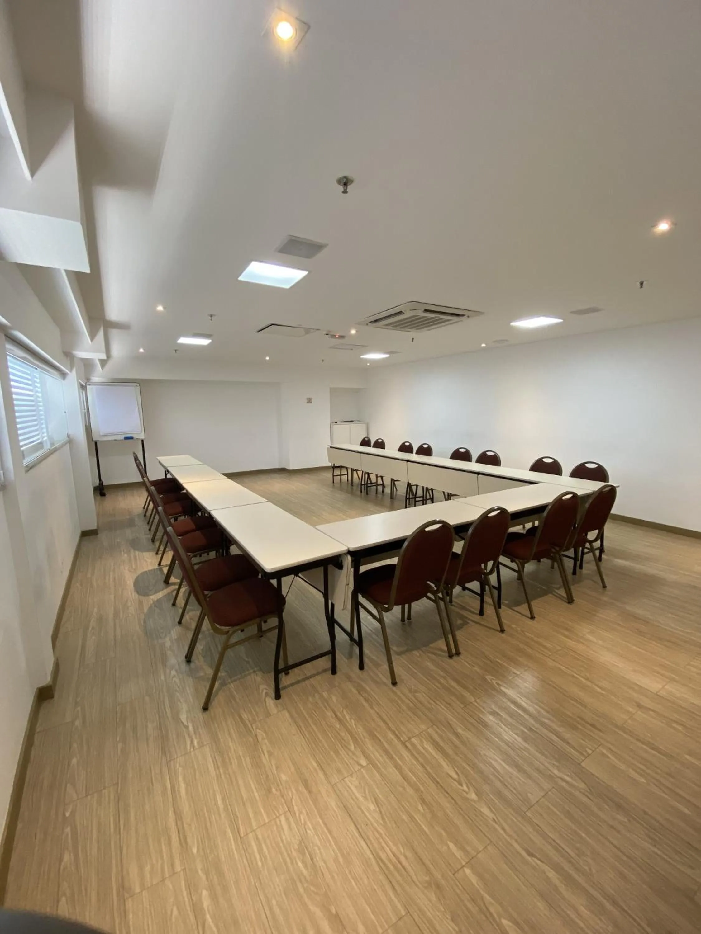 Meeting/conference room in Transamerica Fit Vitória Reta da Penha