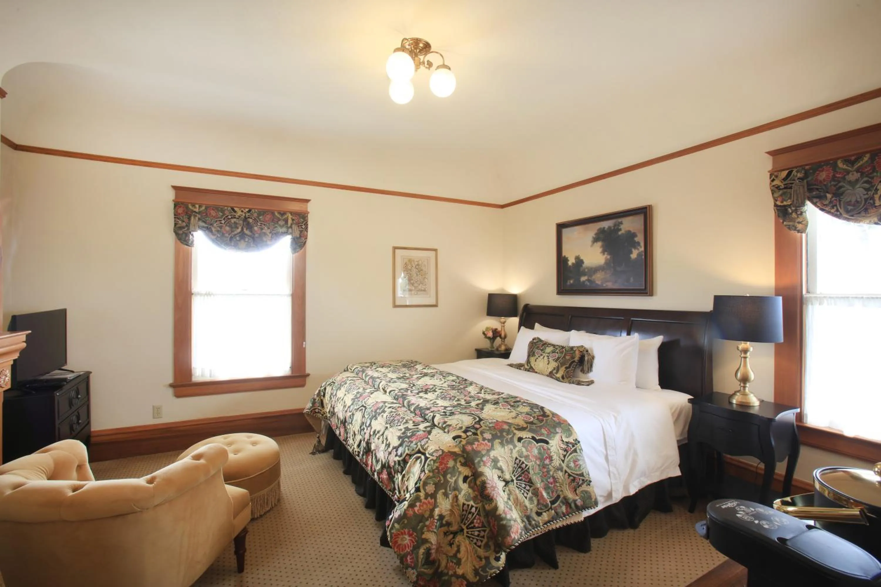 King Room in The Charles Pacific Grove