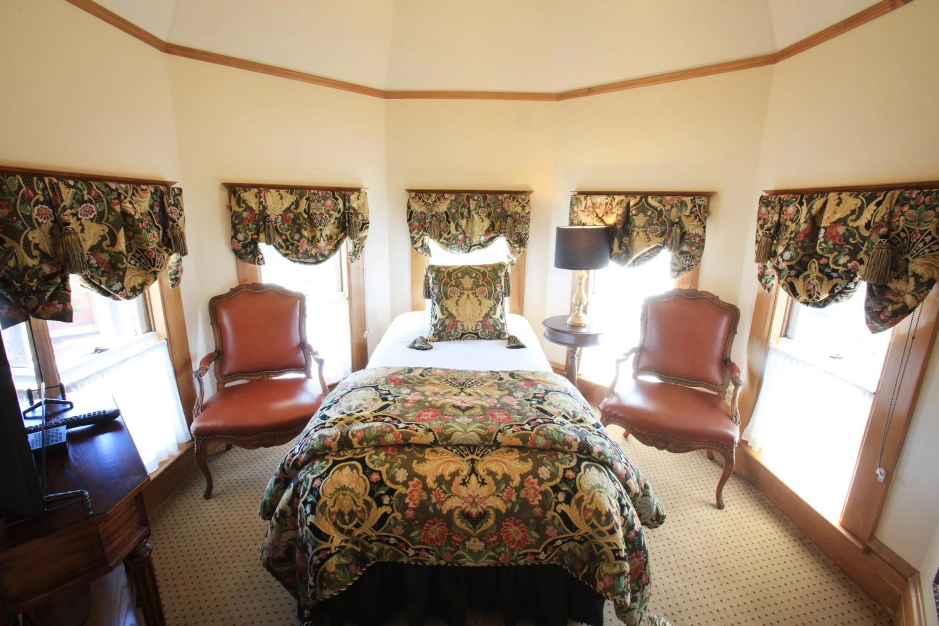 Queen, Twin & sofa-bed with ocean view (Top Floor Room)  in The Charles Pacific Grove
