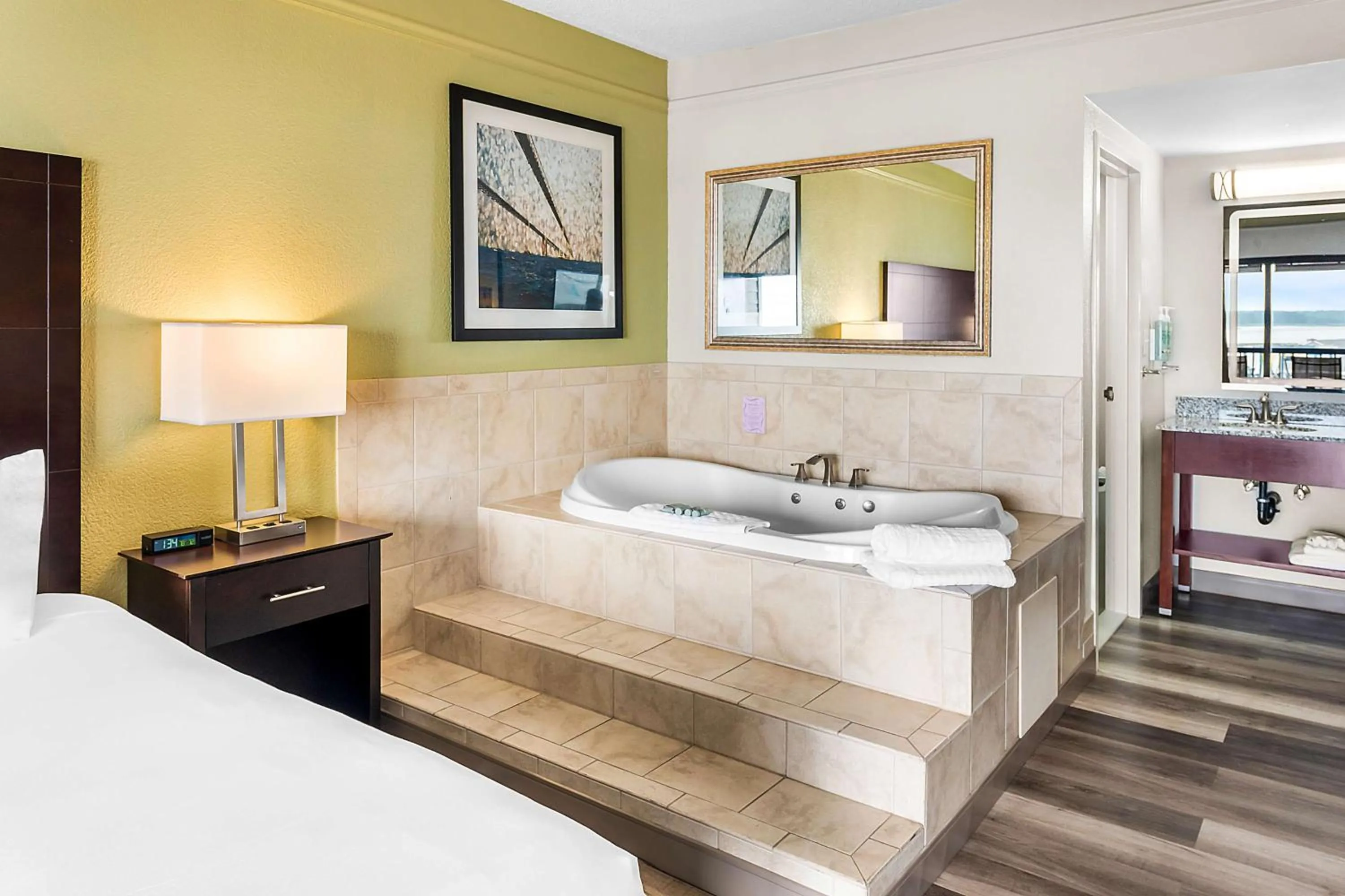 Bedroom, Bed in Best Western Kent Narrows Inn