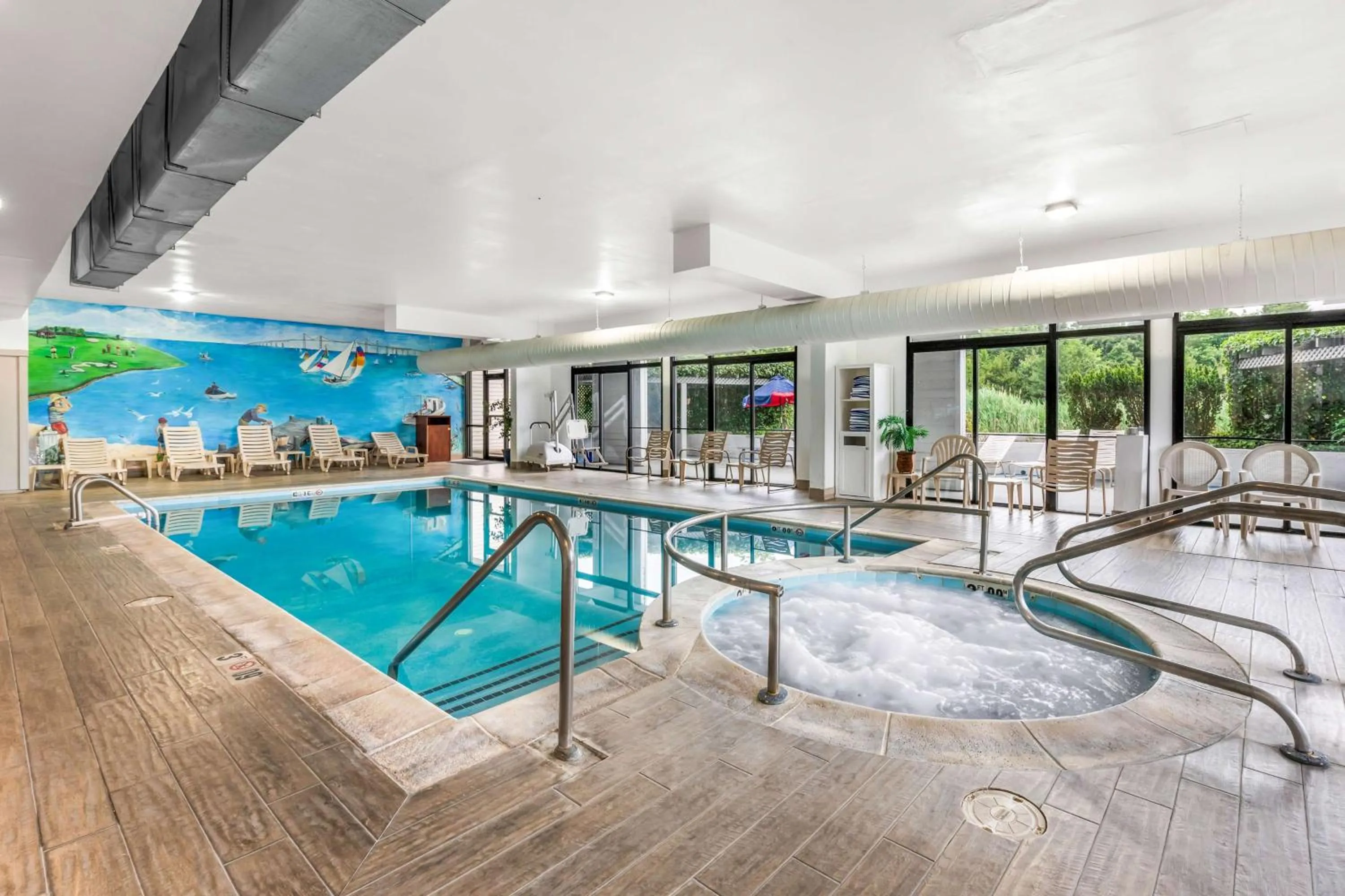 Pool view in Best Western Kent Narrows Inn