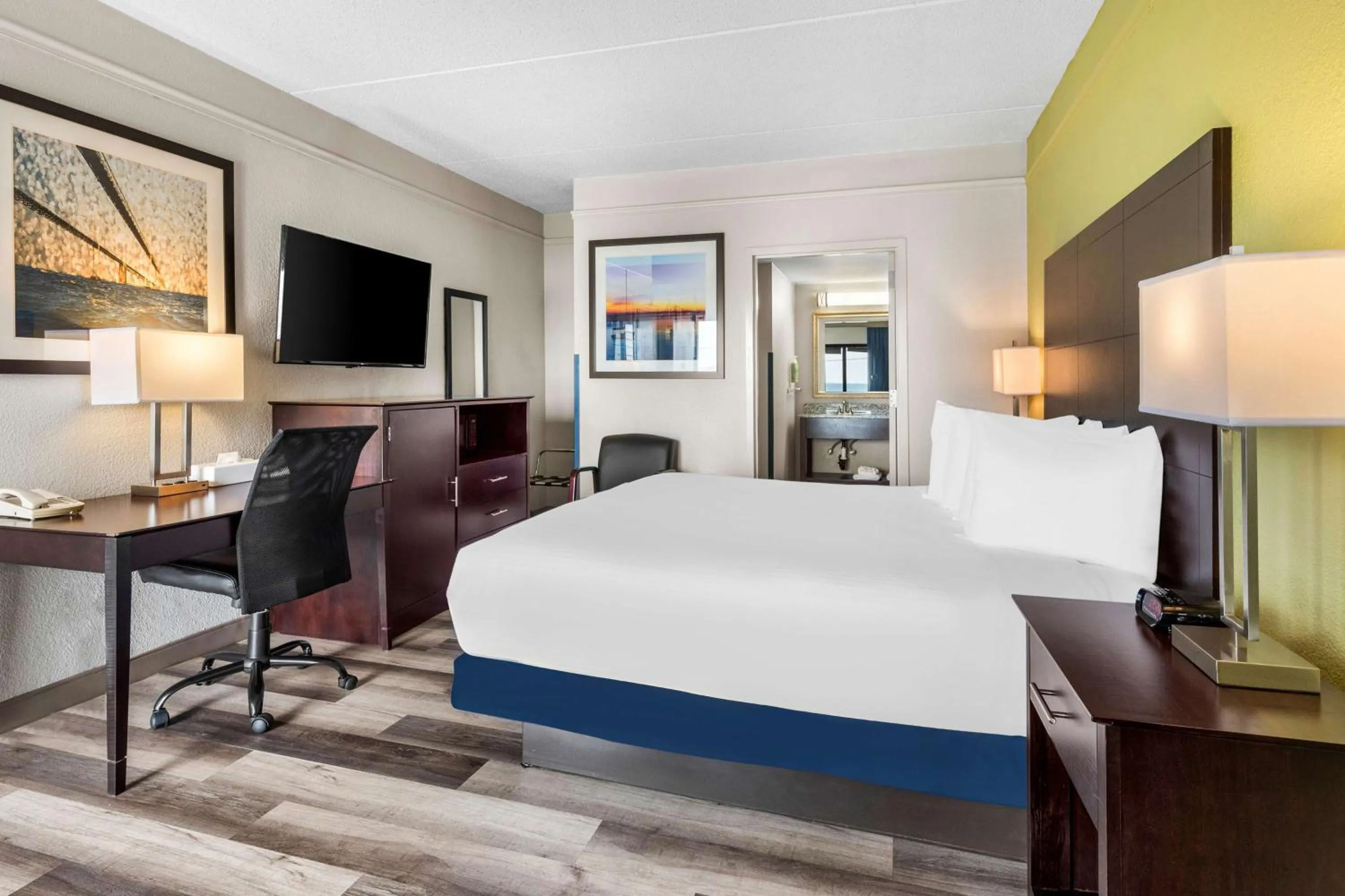 Bedroom, Bed in Best Western Kent Narrows Inn