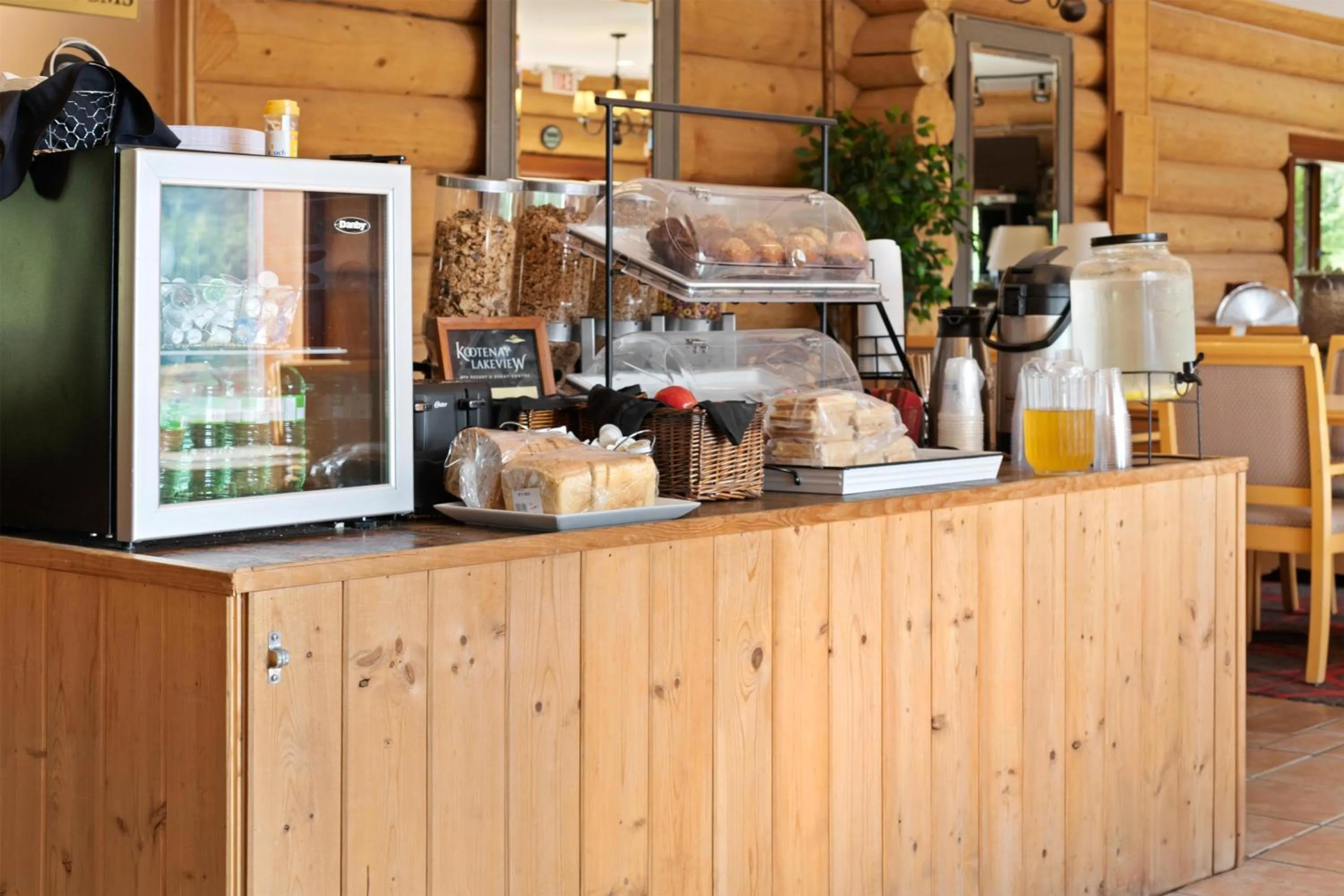 Kootenay Lakeview Resort BW Signature Collection