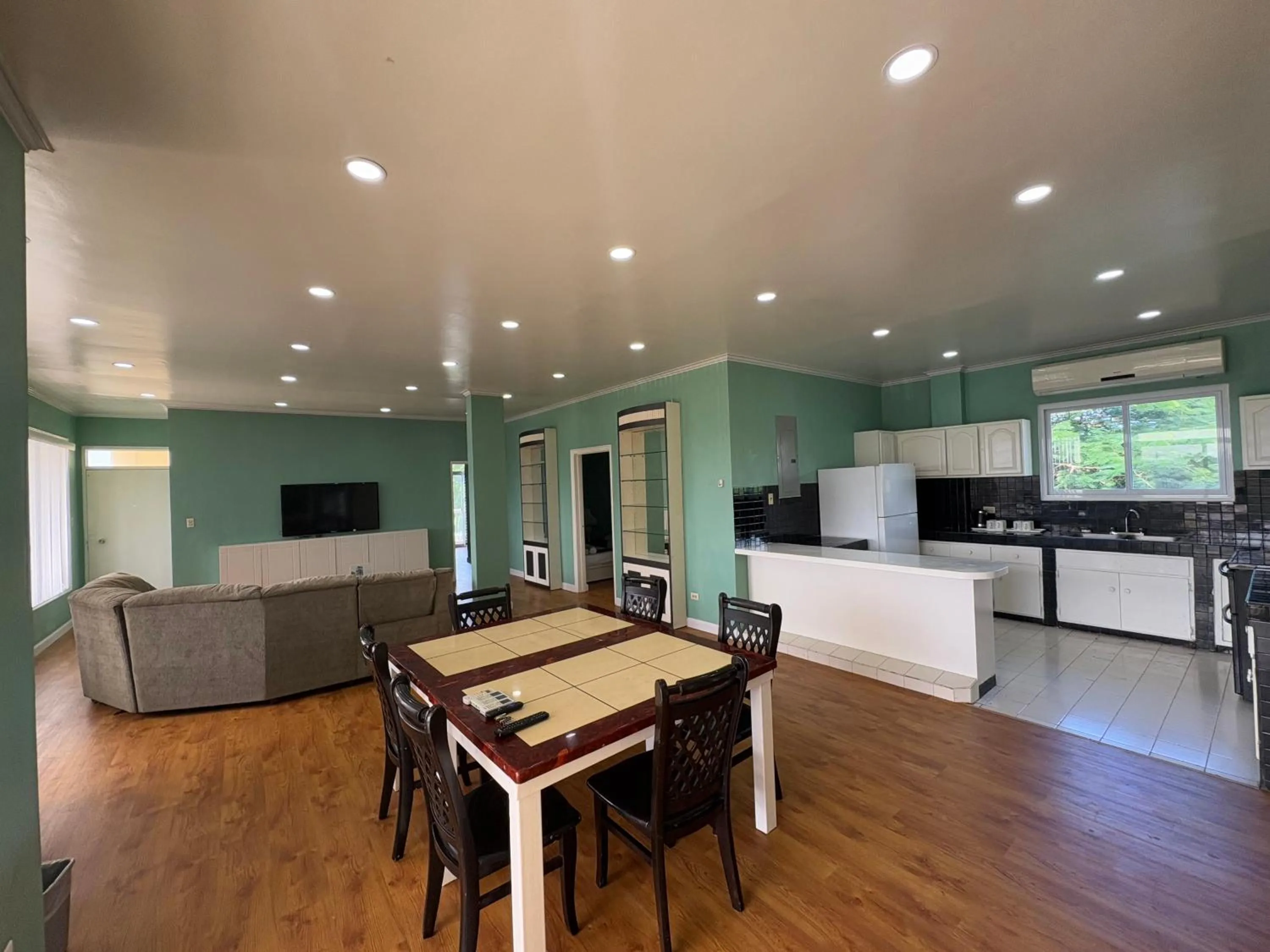 Living room in Beach Garden Hotel