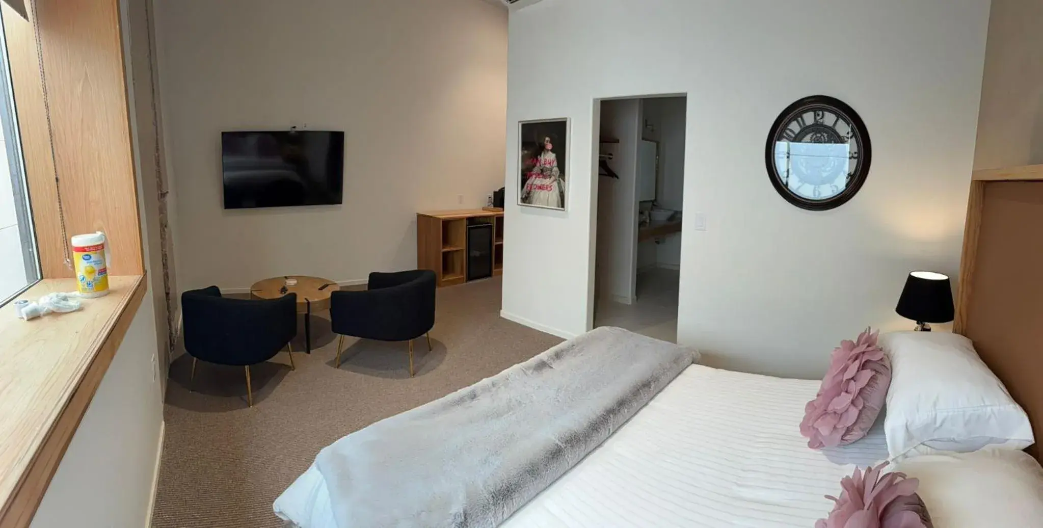 Superior Suite in Unicorn Zebra Superior Suite in Unicorn Zebra