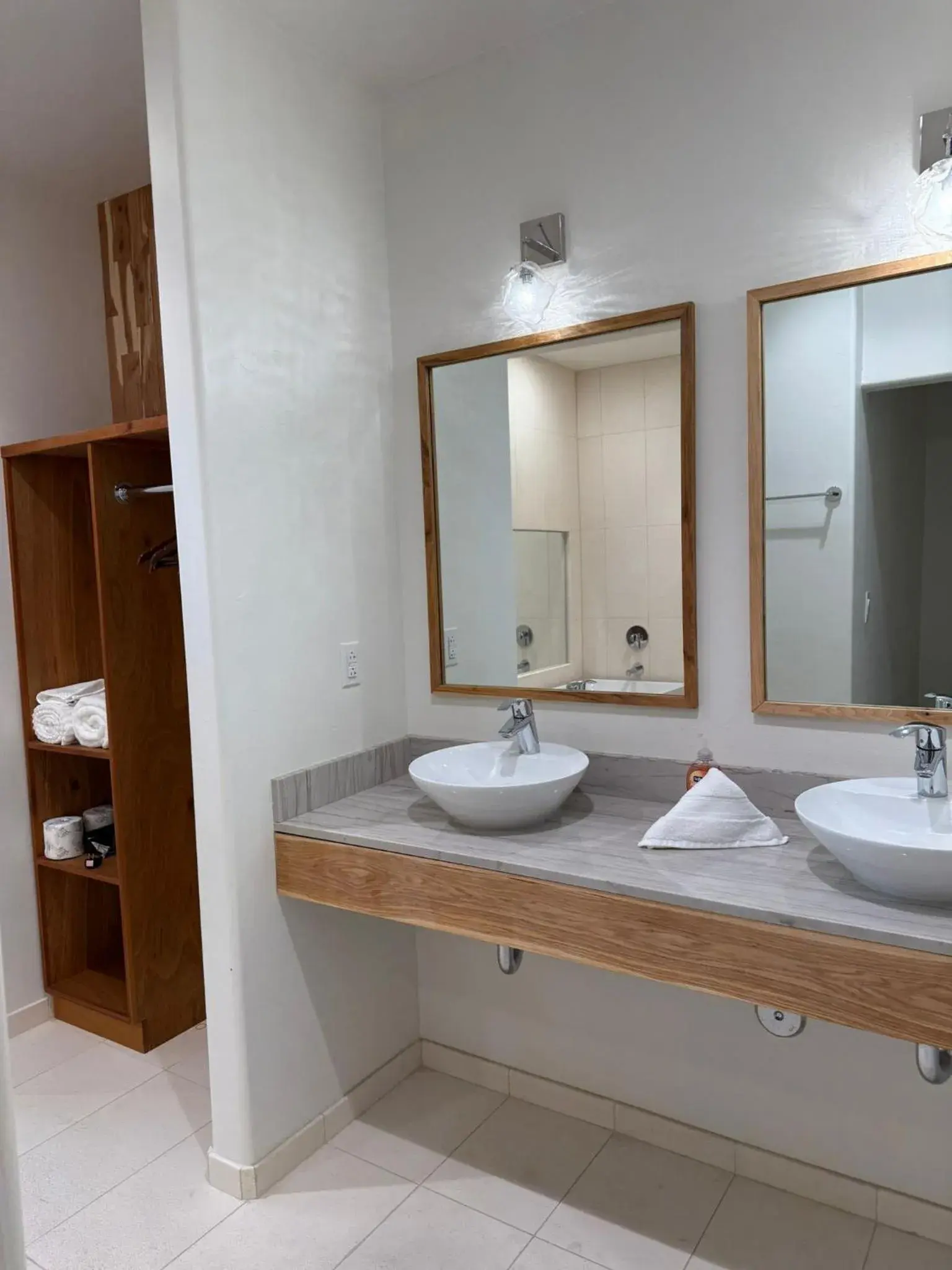 Superior Suite in Unicorn Zebra Superior Suite in Unicorn Zebra