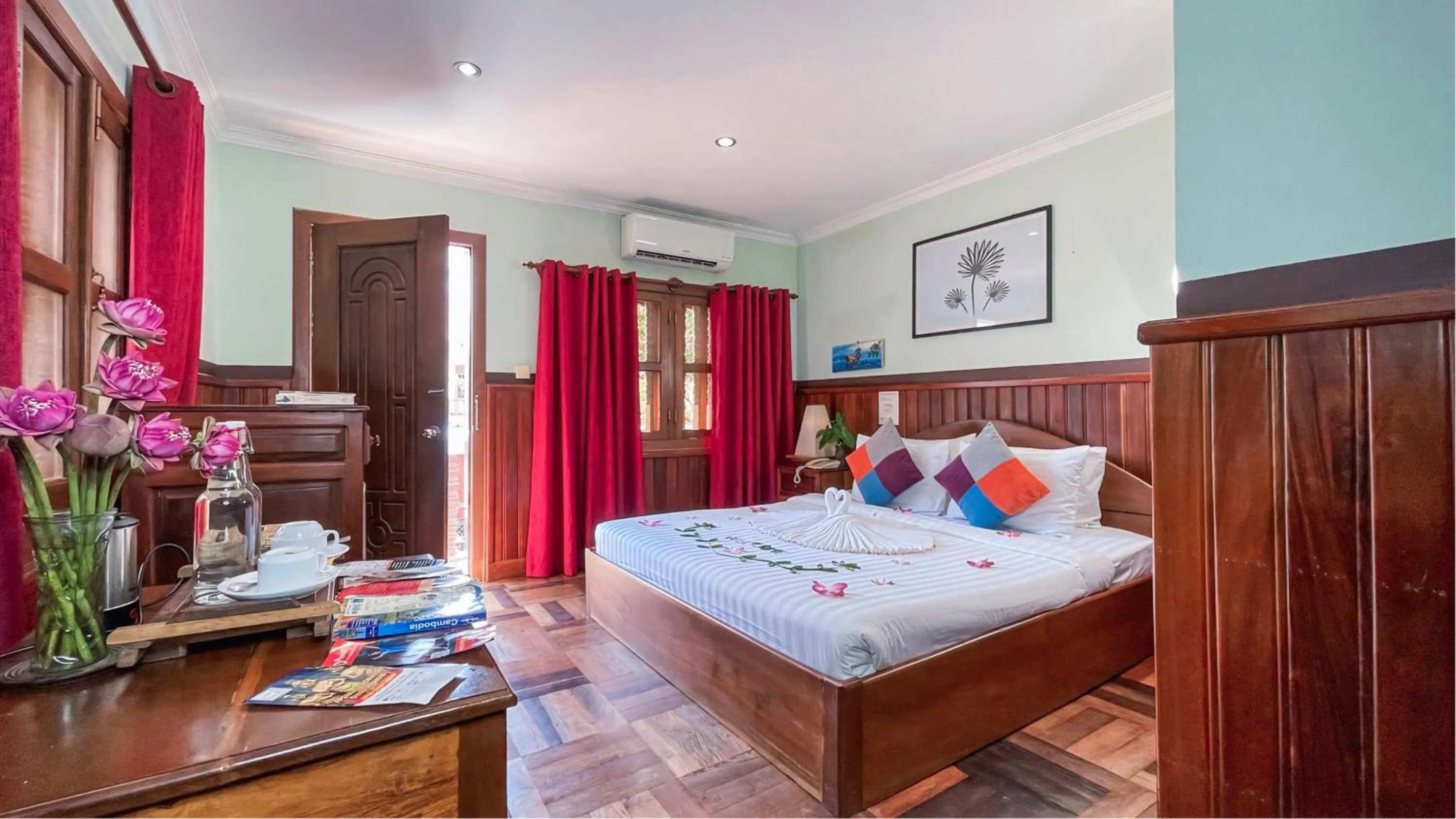 Balcony/Terrace, Bed in Hima Boutique