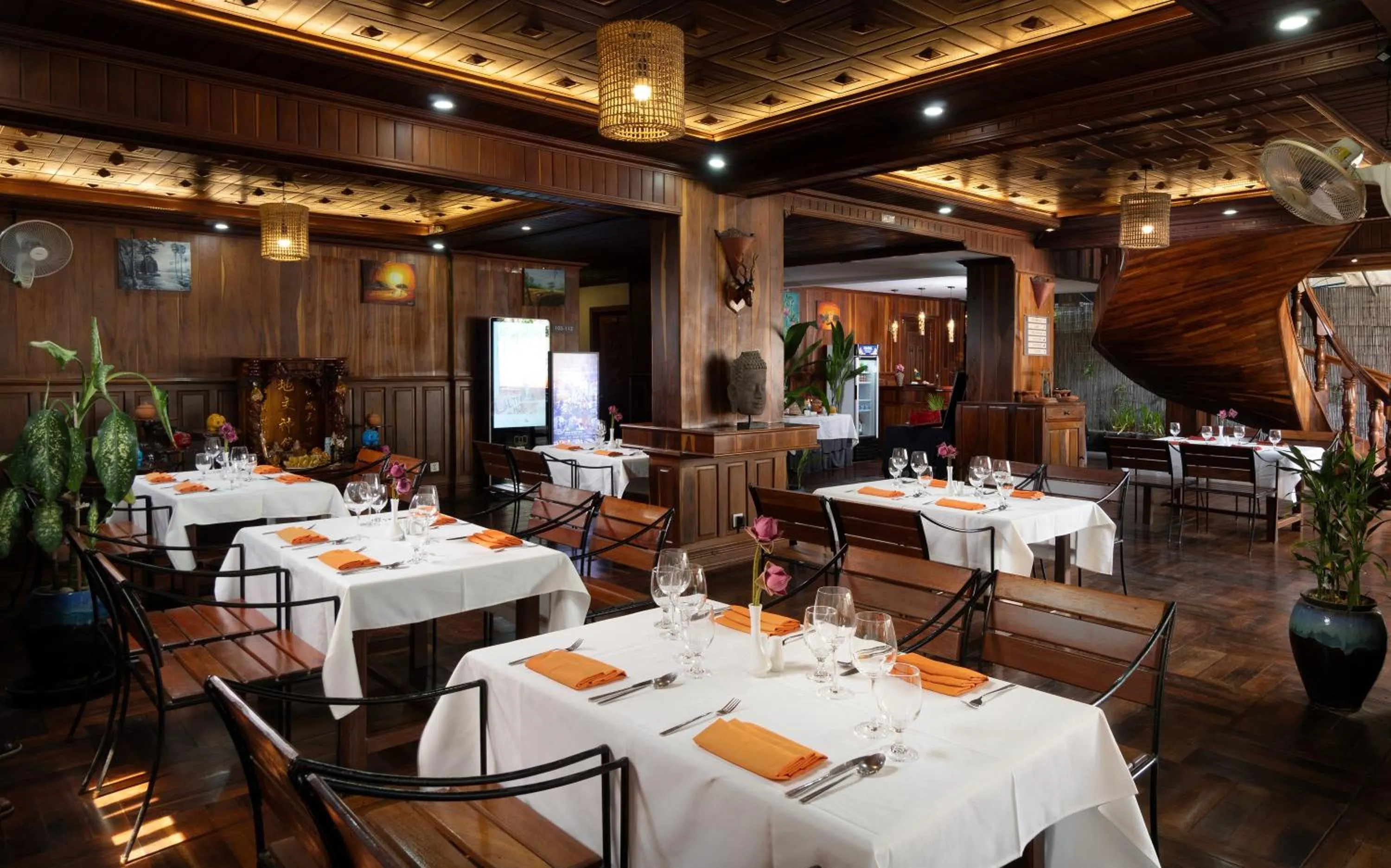 Restaurant/places to eat in Siem Reap Center Hotel