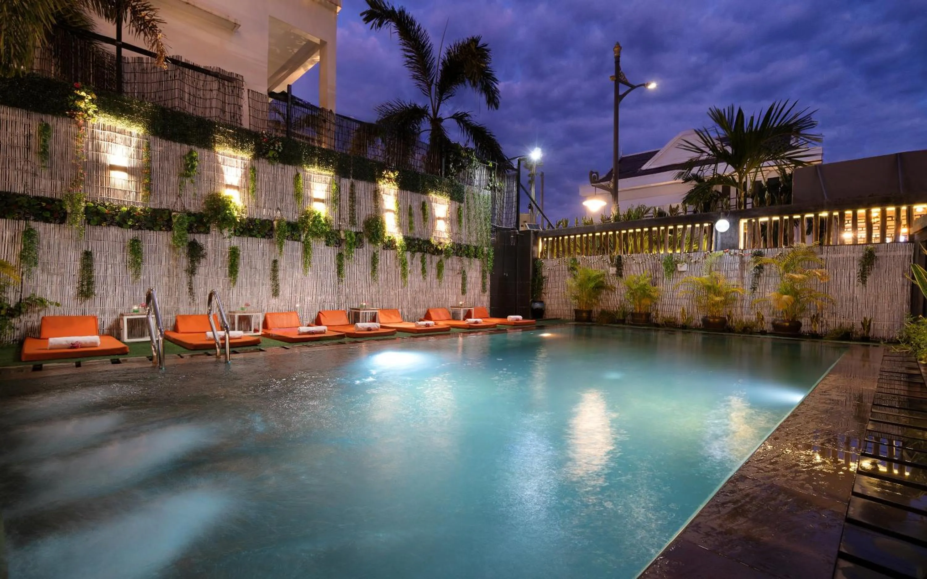 Night in Siem Reap Center Hotel