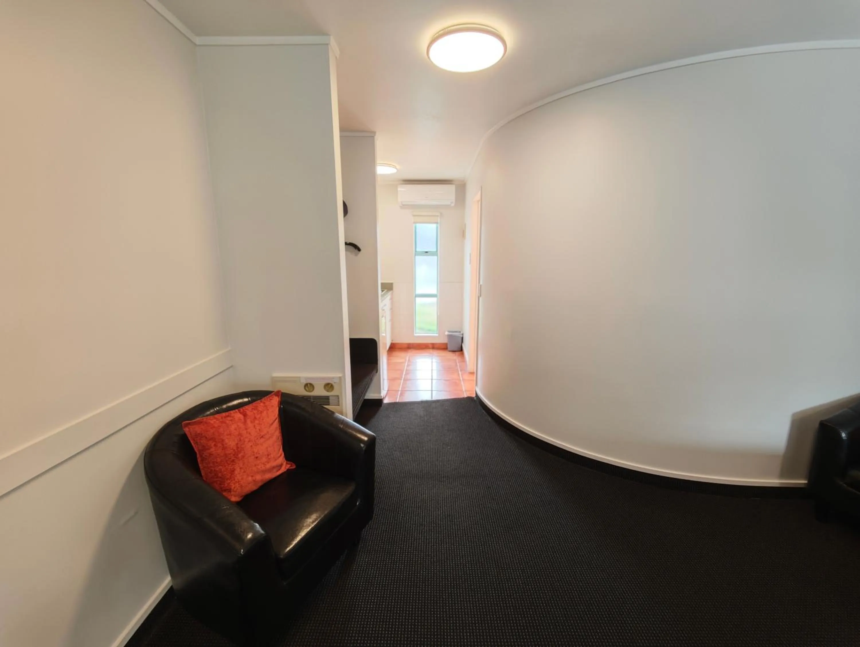 Seating area in Great Lake Motel Taupo