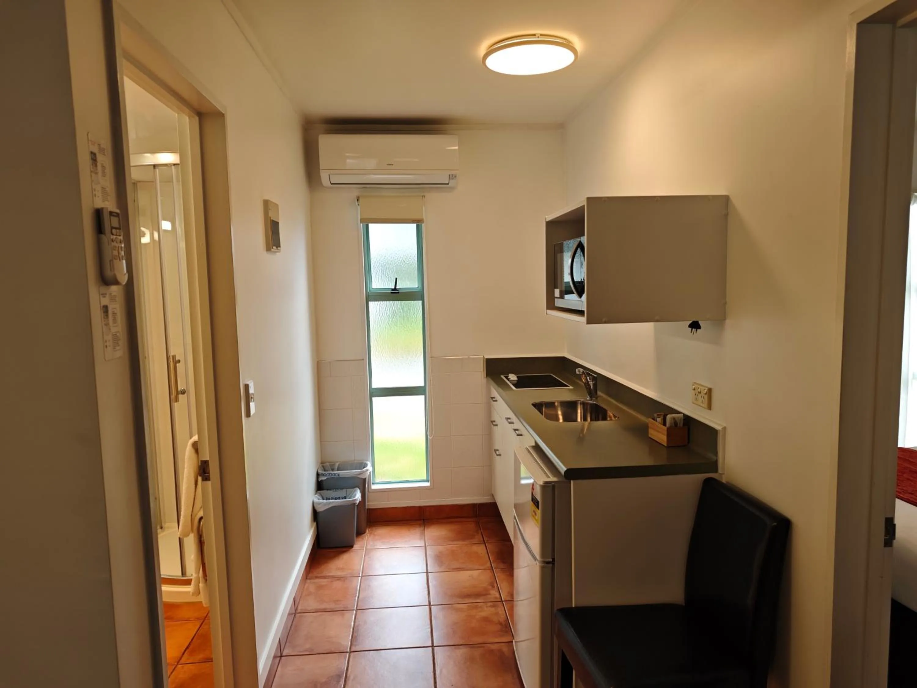 Kitchen or kitchenette in Great Lake Motel Taupo