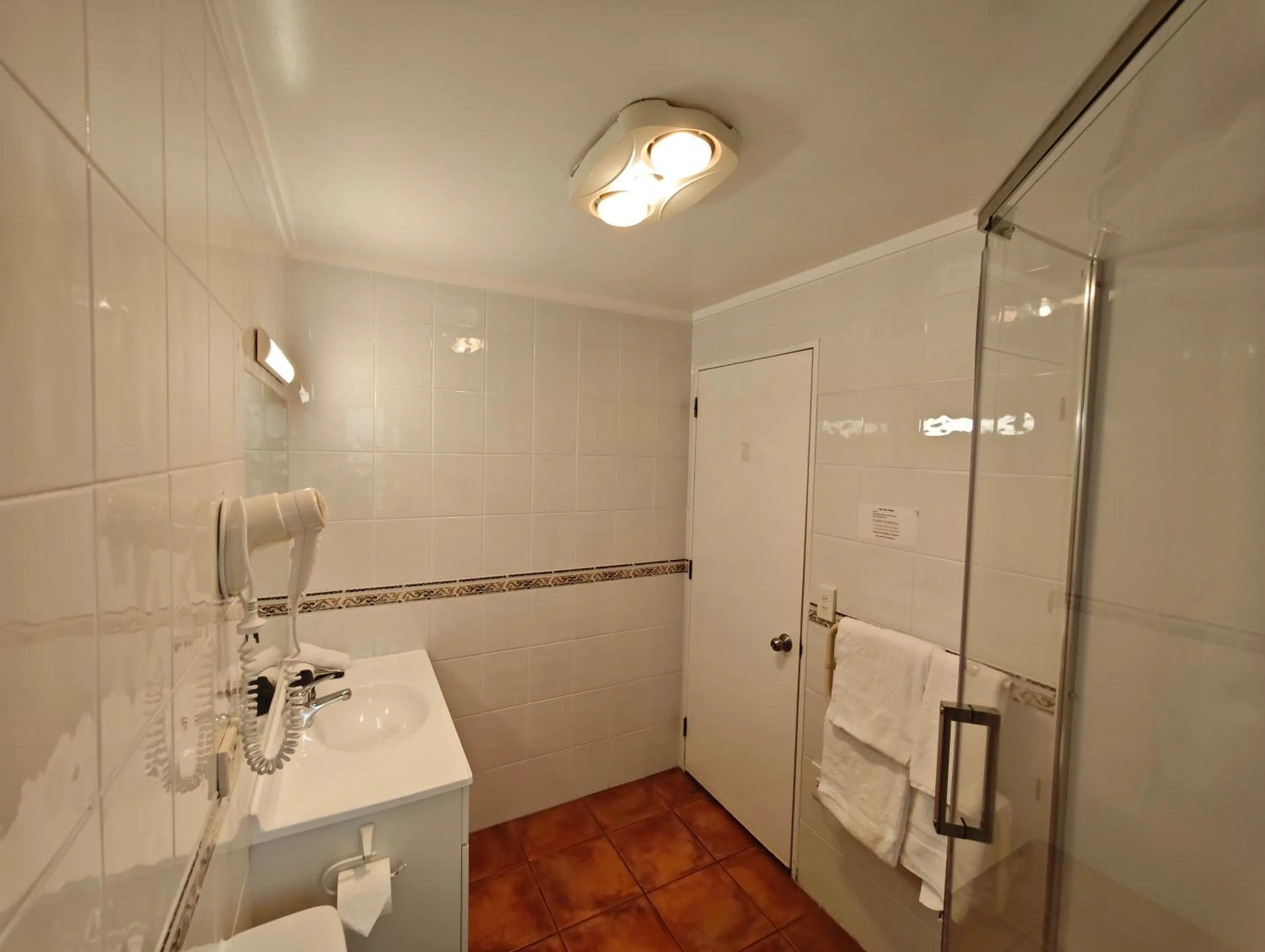 Bathroom in Great Lake Motel Taupo