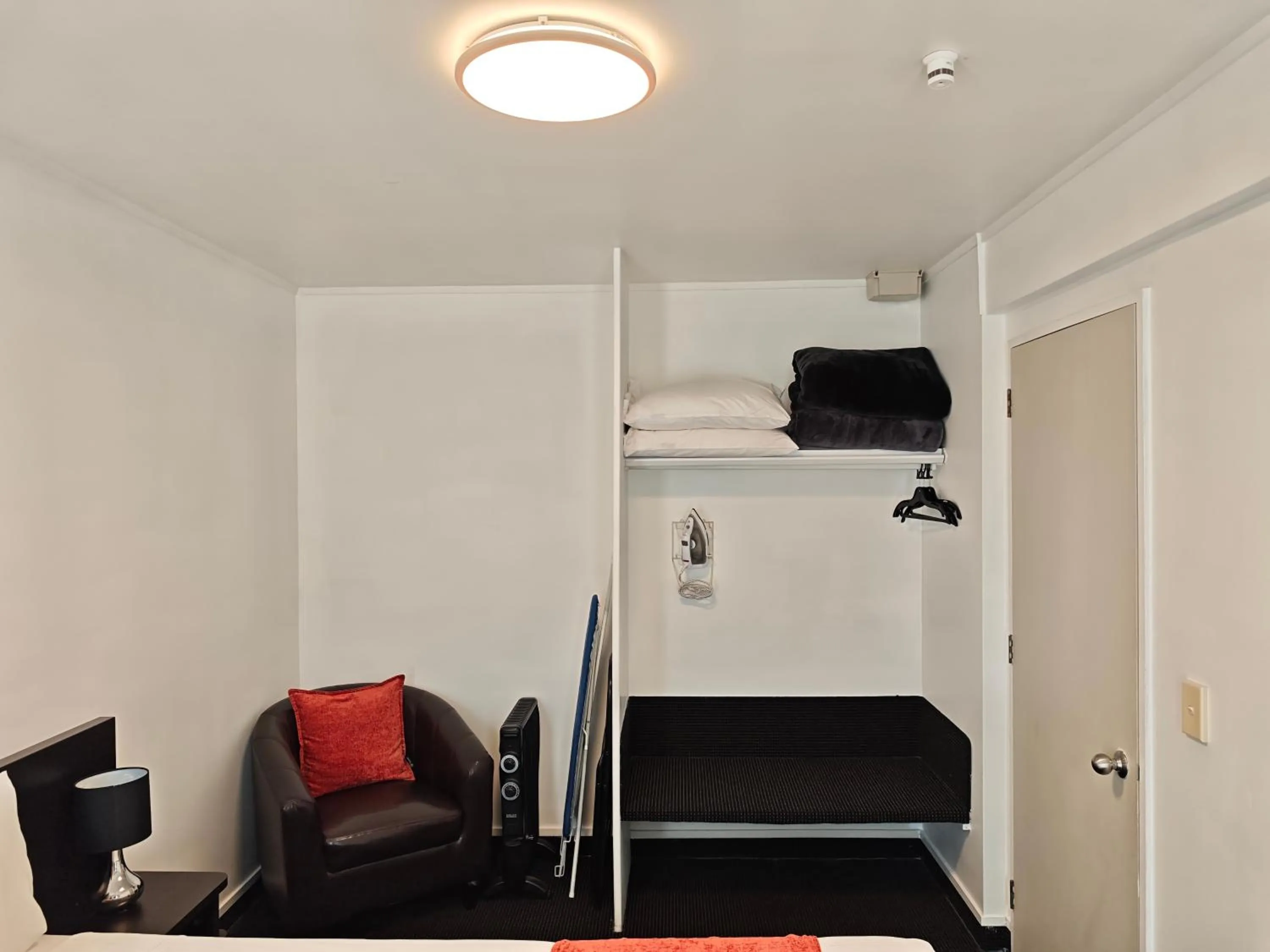 wardrobe in Great Lake Motel Taupo