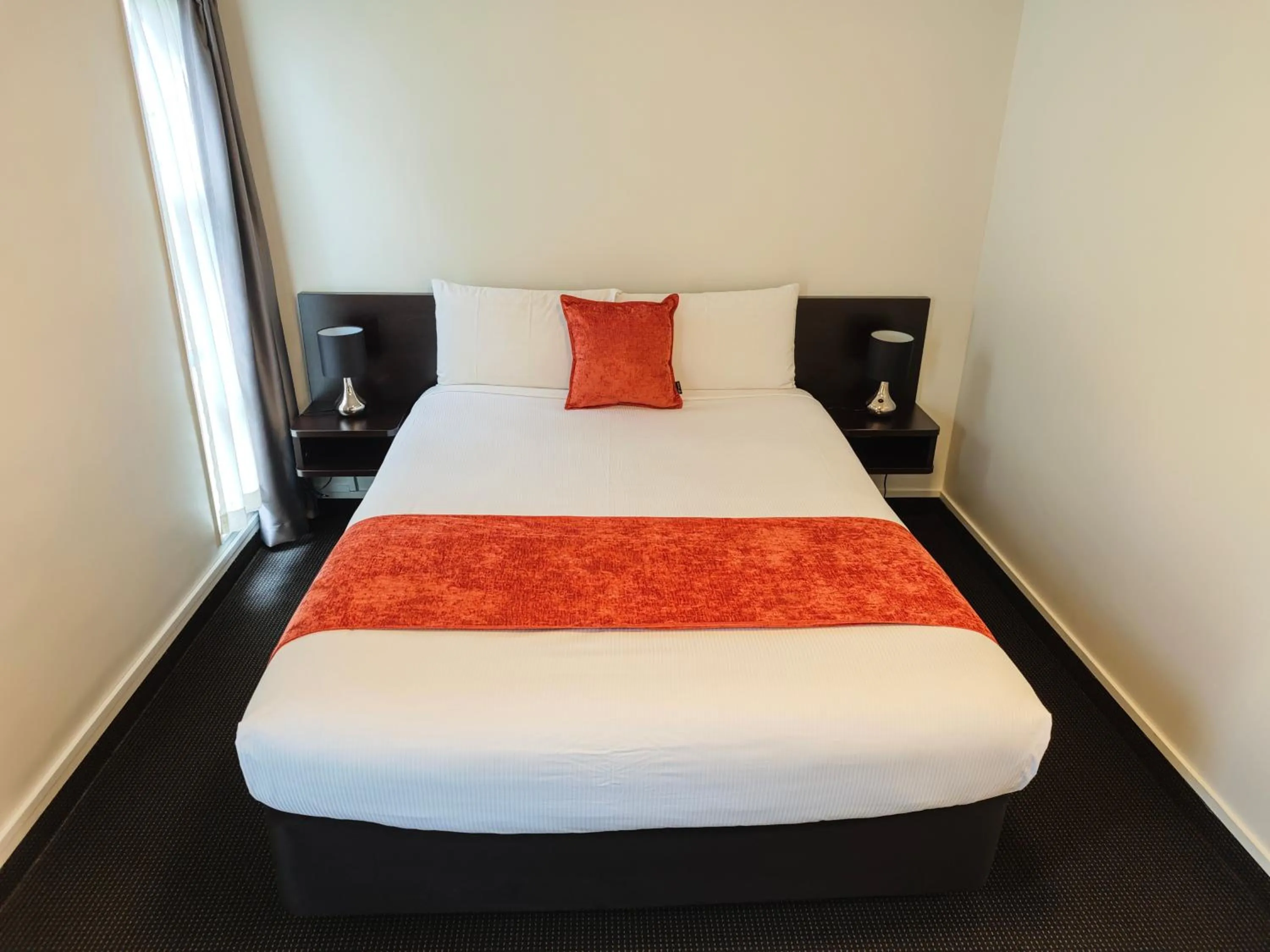 Bedroom, Bed in Great Lake Motel Taupo