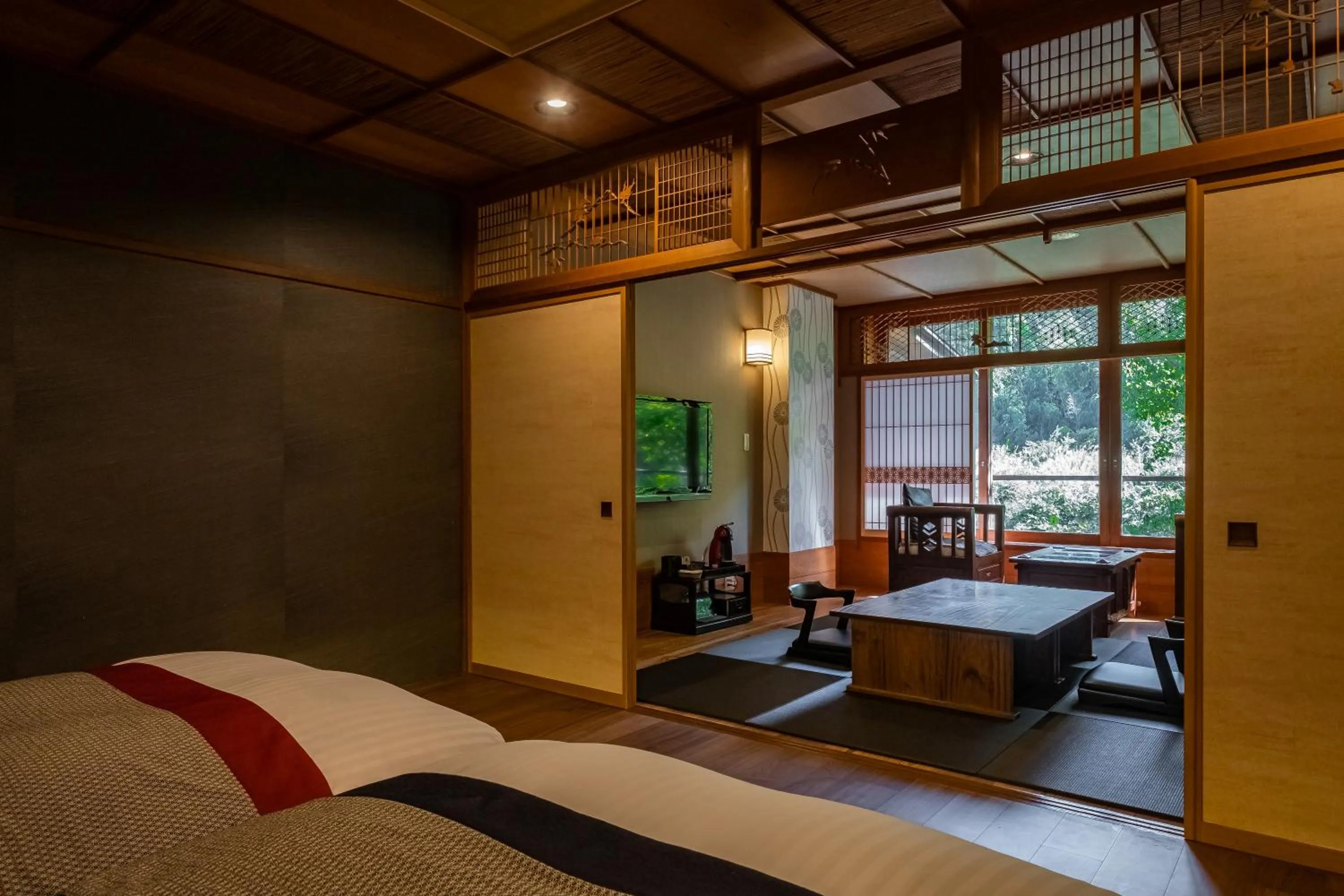 Photo of the whole room, Bed in Hakuunsou