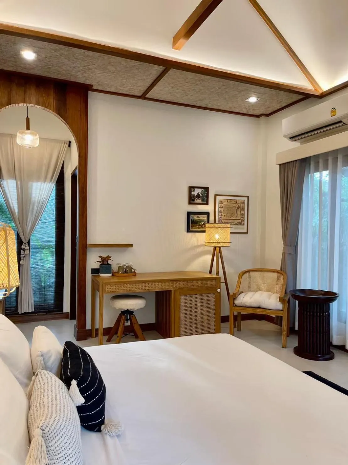 Photo of the whole room, Bed in Tai Resort