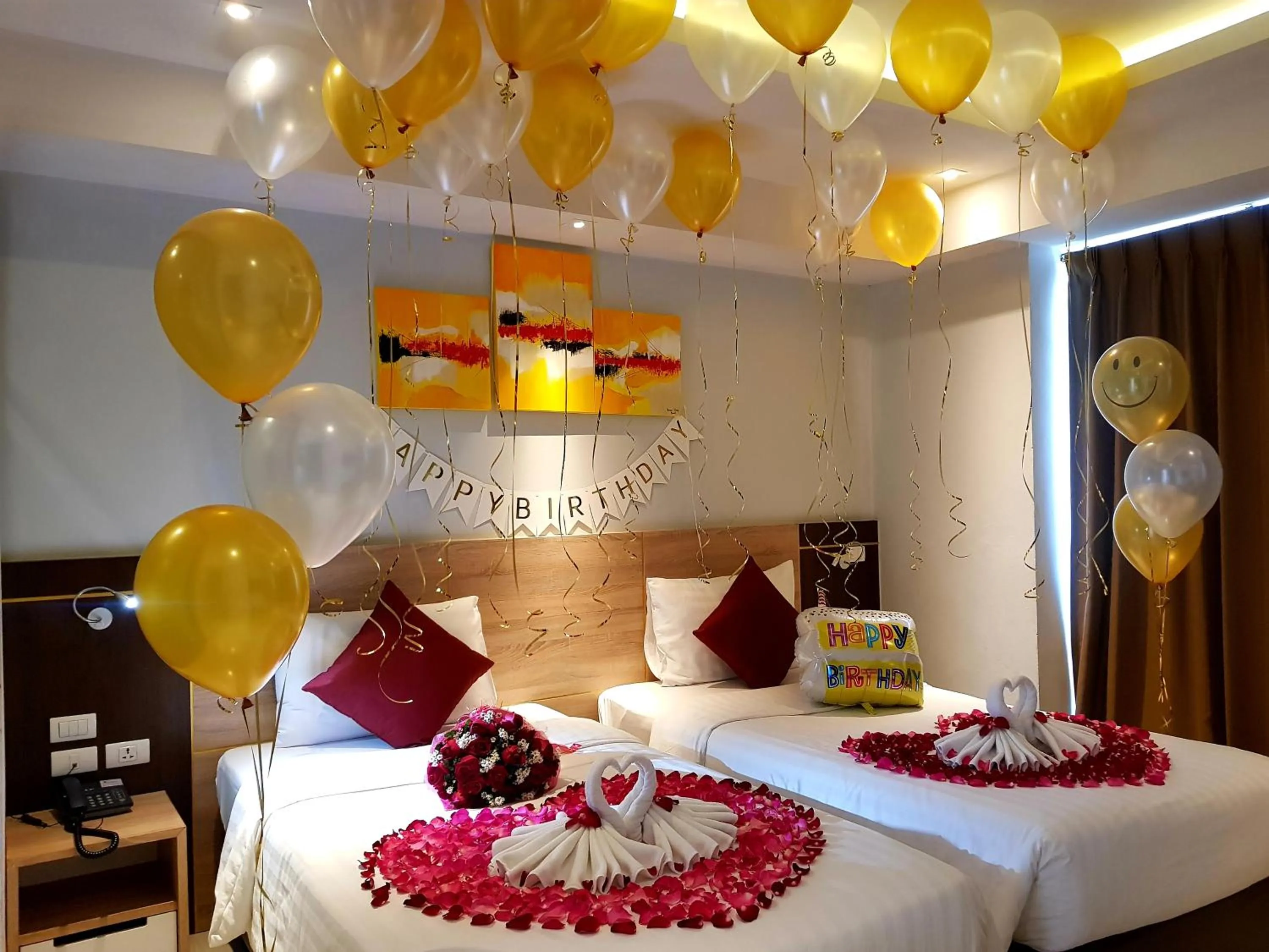 Banquet/Function facilities, Bed in Paripas Patong Resort