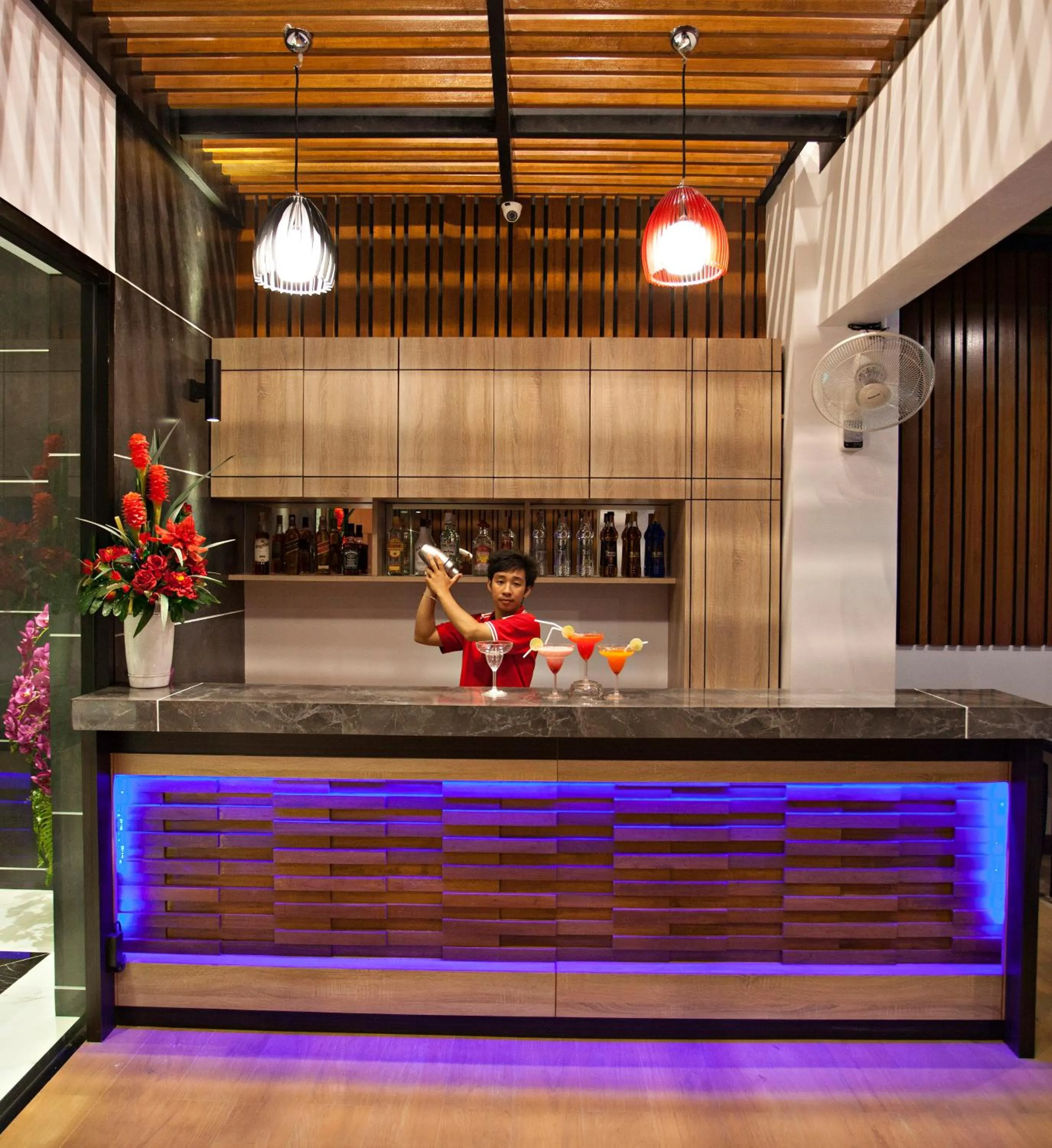 Lounge or bar in Paripas Patong Resort