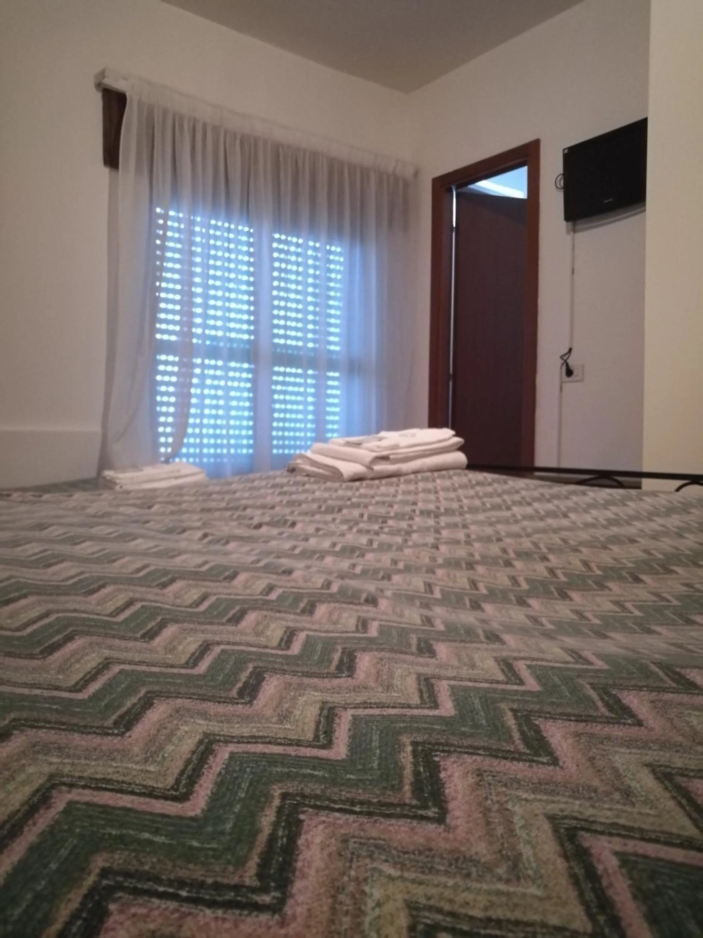 Double or Twin Room with Bathroom in Hotel Paradiso