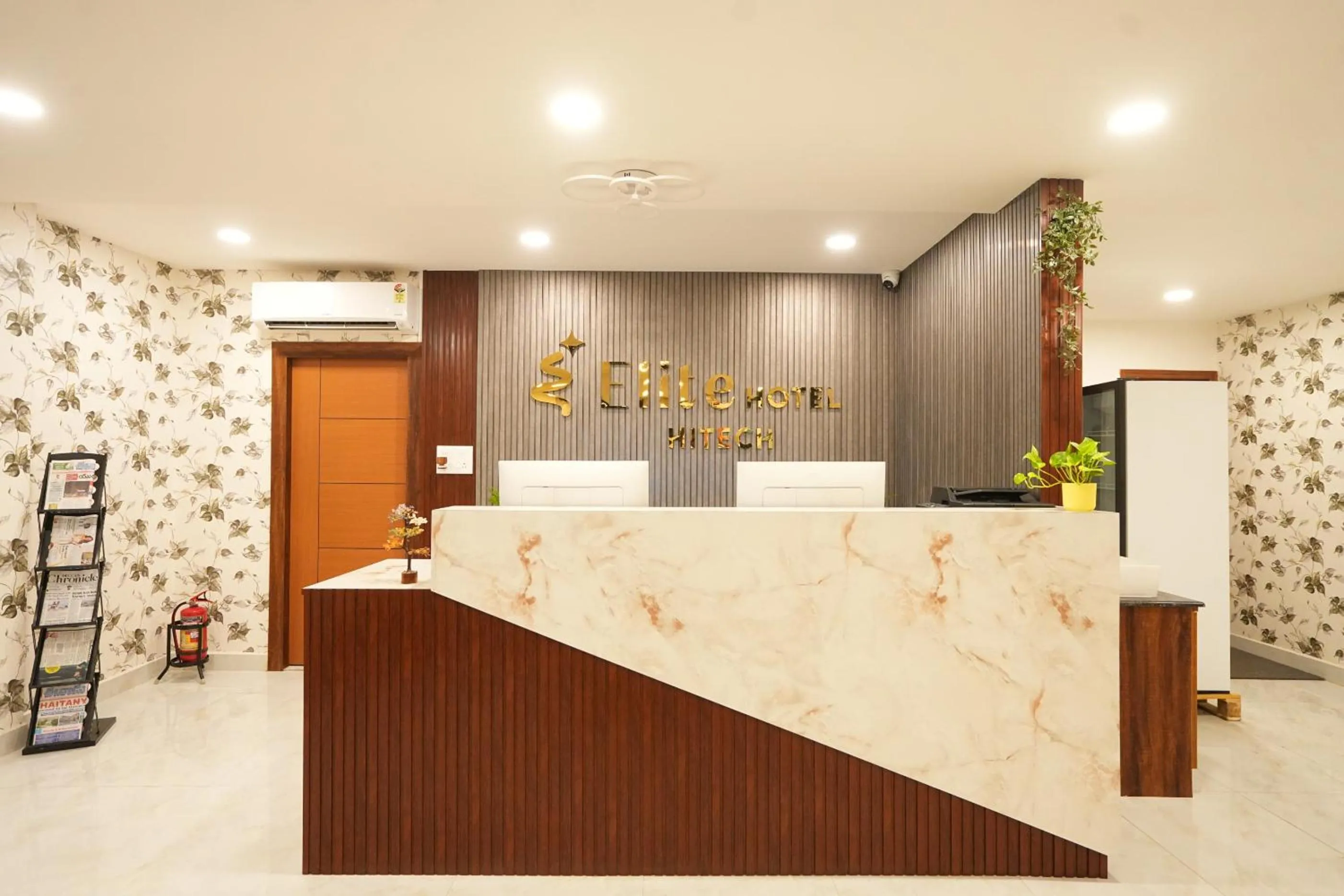 Lobby or reception in Elite Hotel HITECH