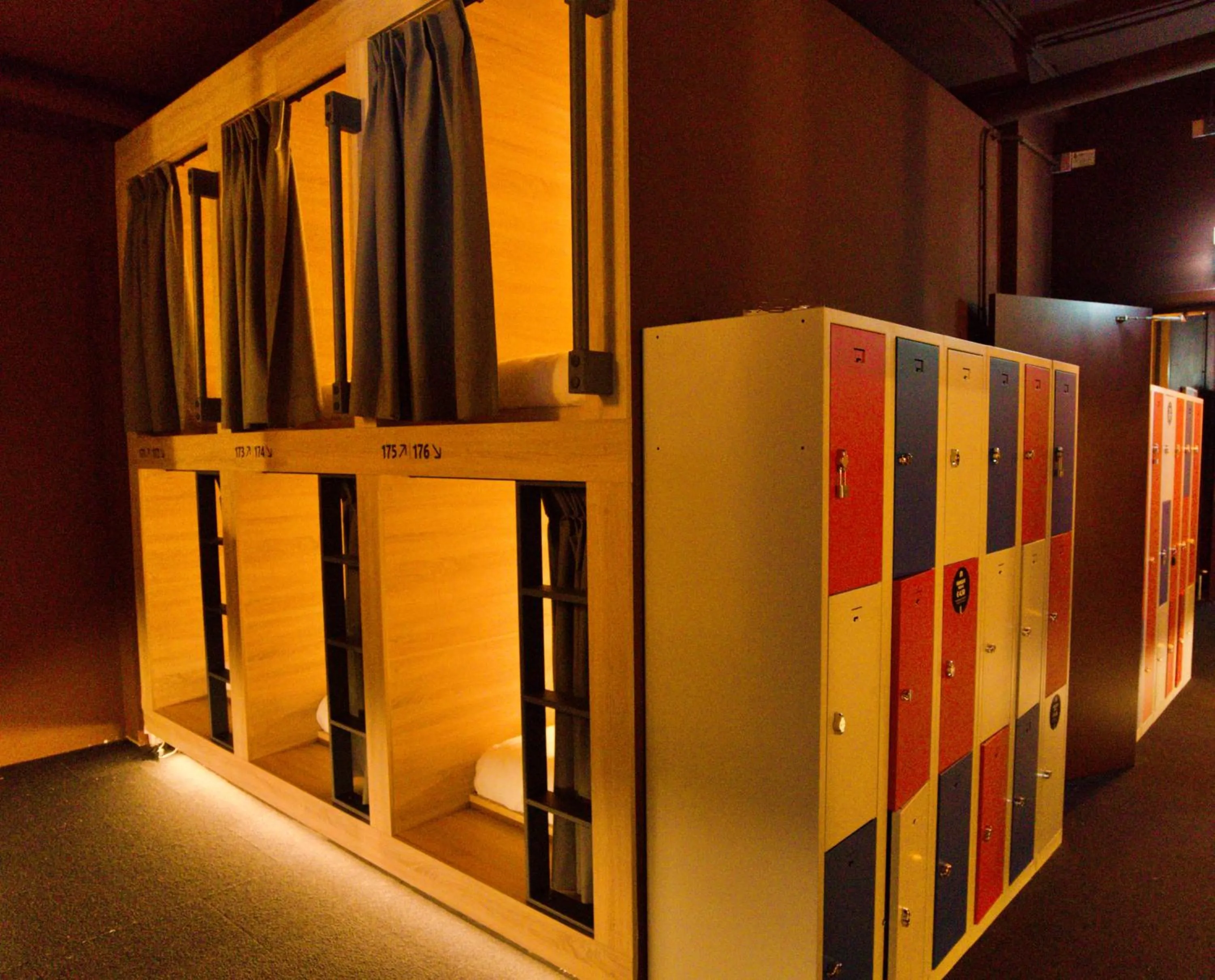 locker in De Lola Podshotel
