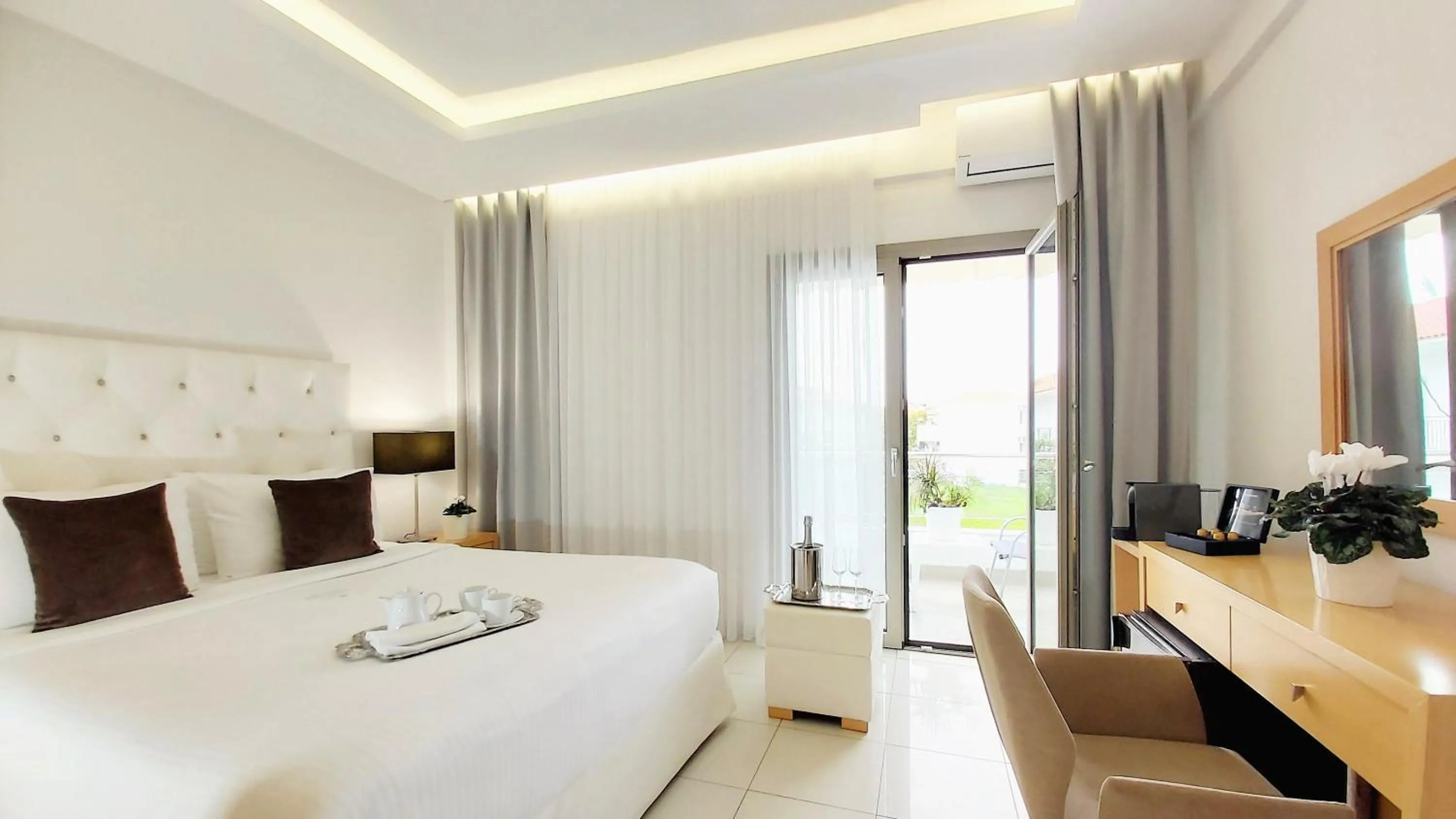 Bedroom, Bed in Akrogiali Exclusive Hotel (Adults Only)