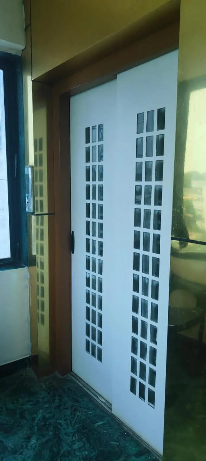 Hotel Krishna Palace