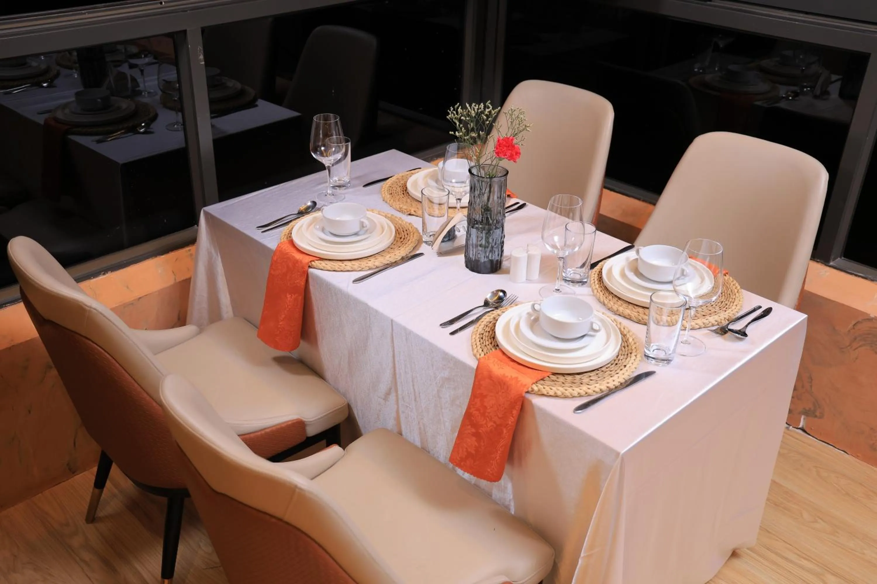 Restaurant/places to eat in Abrish Hotel and Apartment