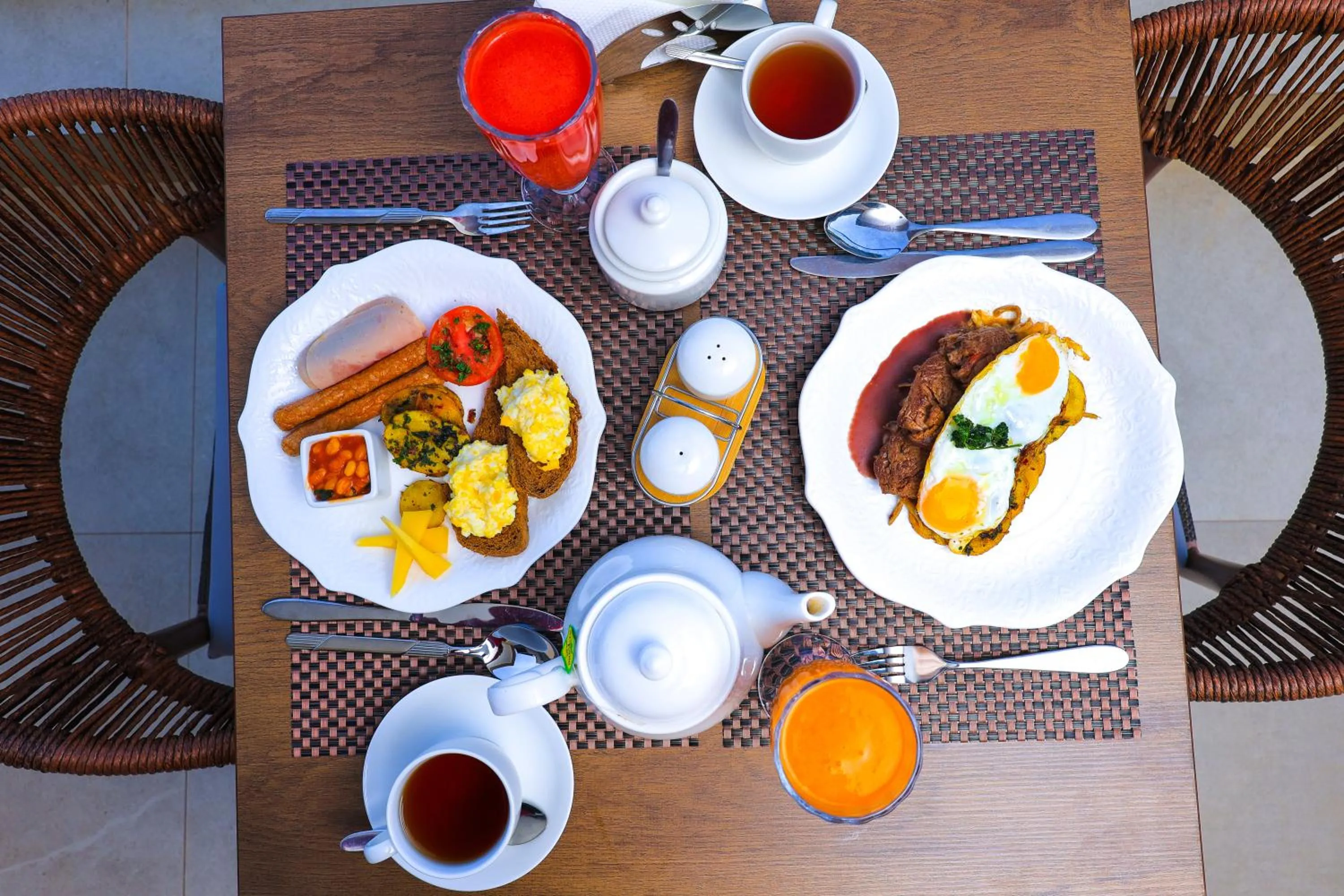 Food and drinks in Abrish Hotel and Apartment