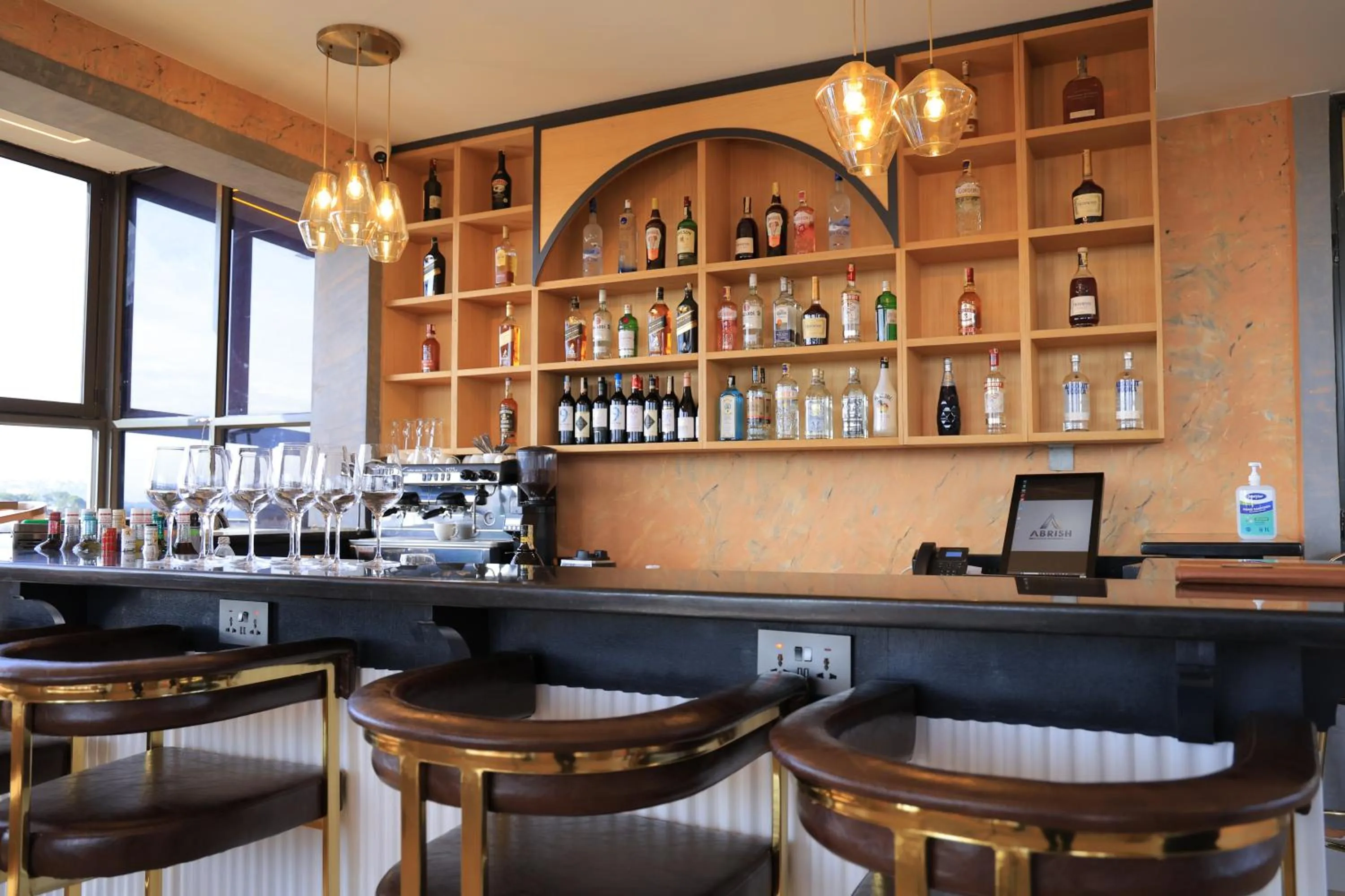 Lounge or bar in Abrish Hotel and Apartment