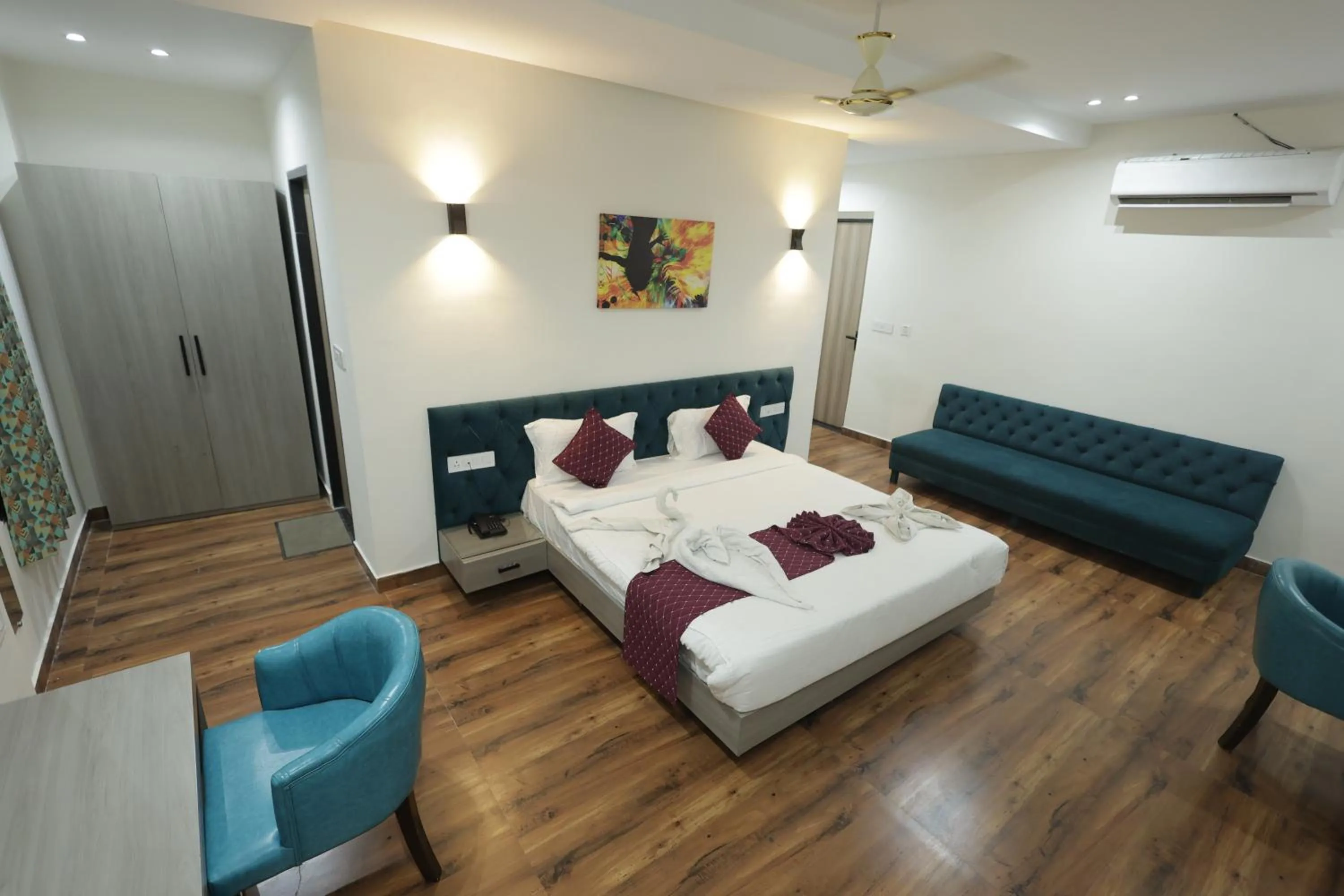 Bedroom, Bed in Hotel Grand Vasaante