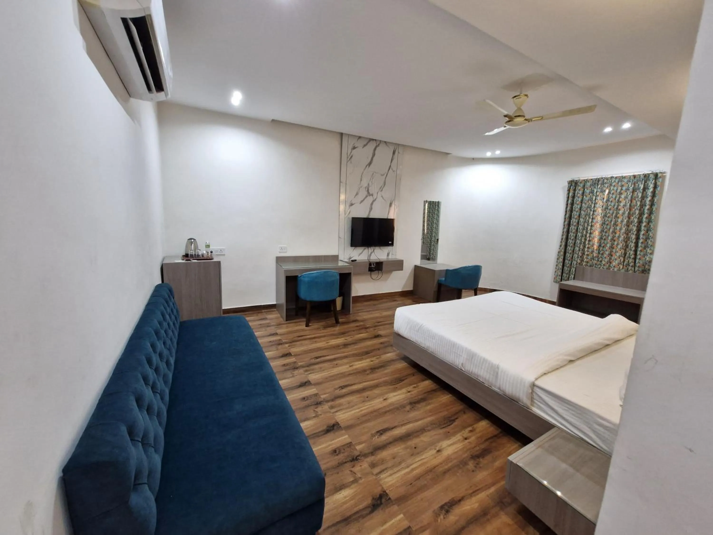 Bed in Hotel Grand Vasaante