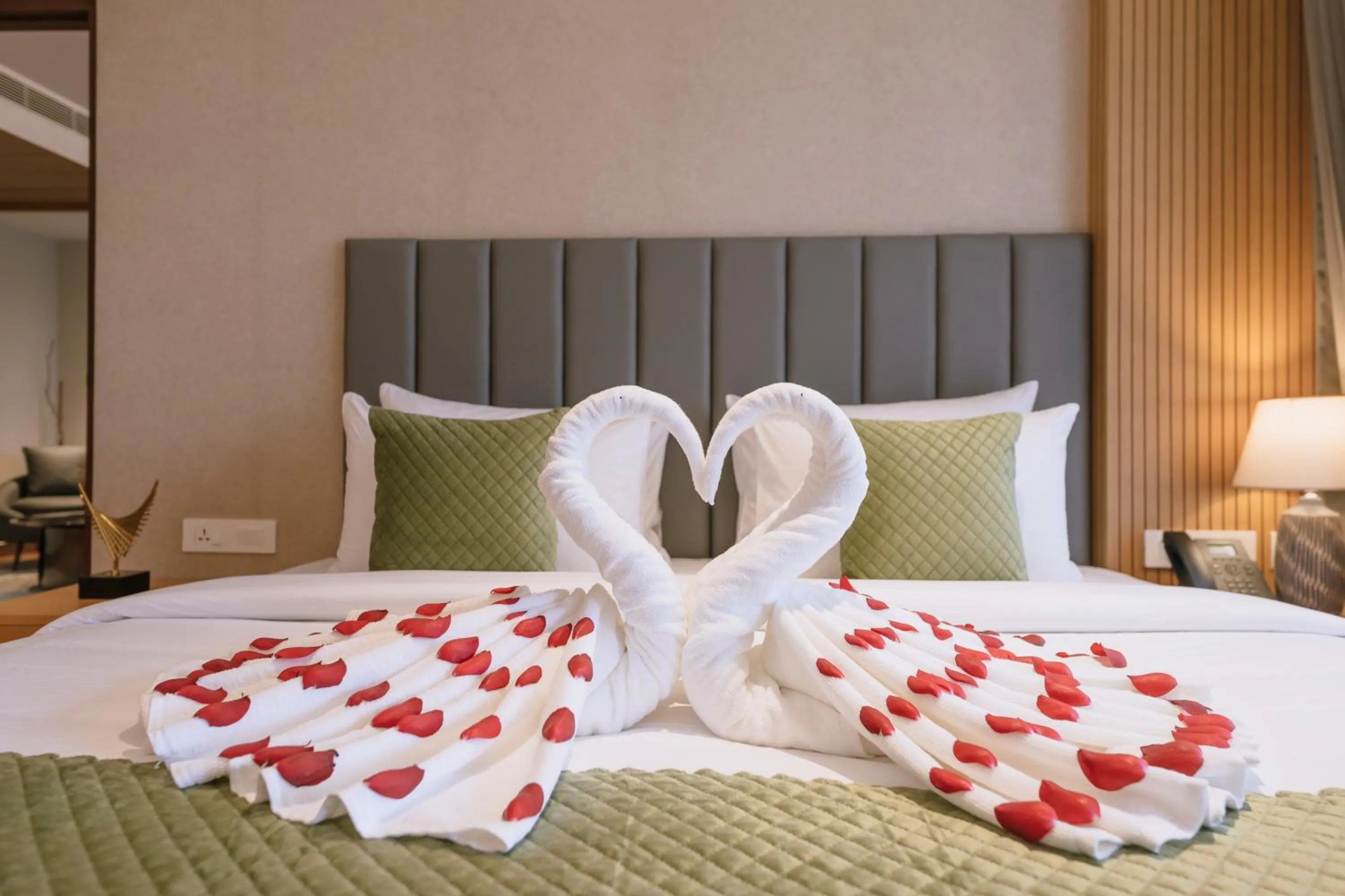 Bed in EVORA Resort and SPA