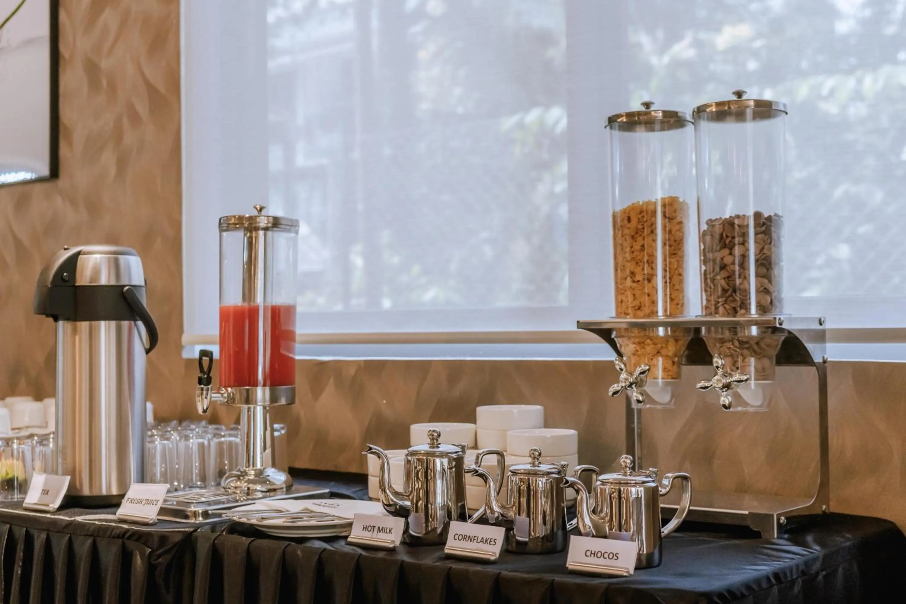 Restaurant/places to eat in EVORA Resort and SPA