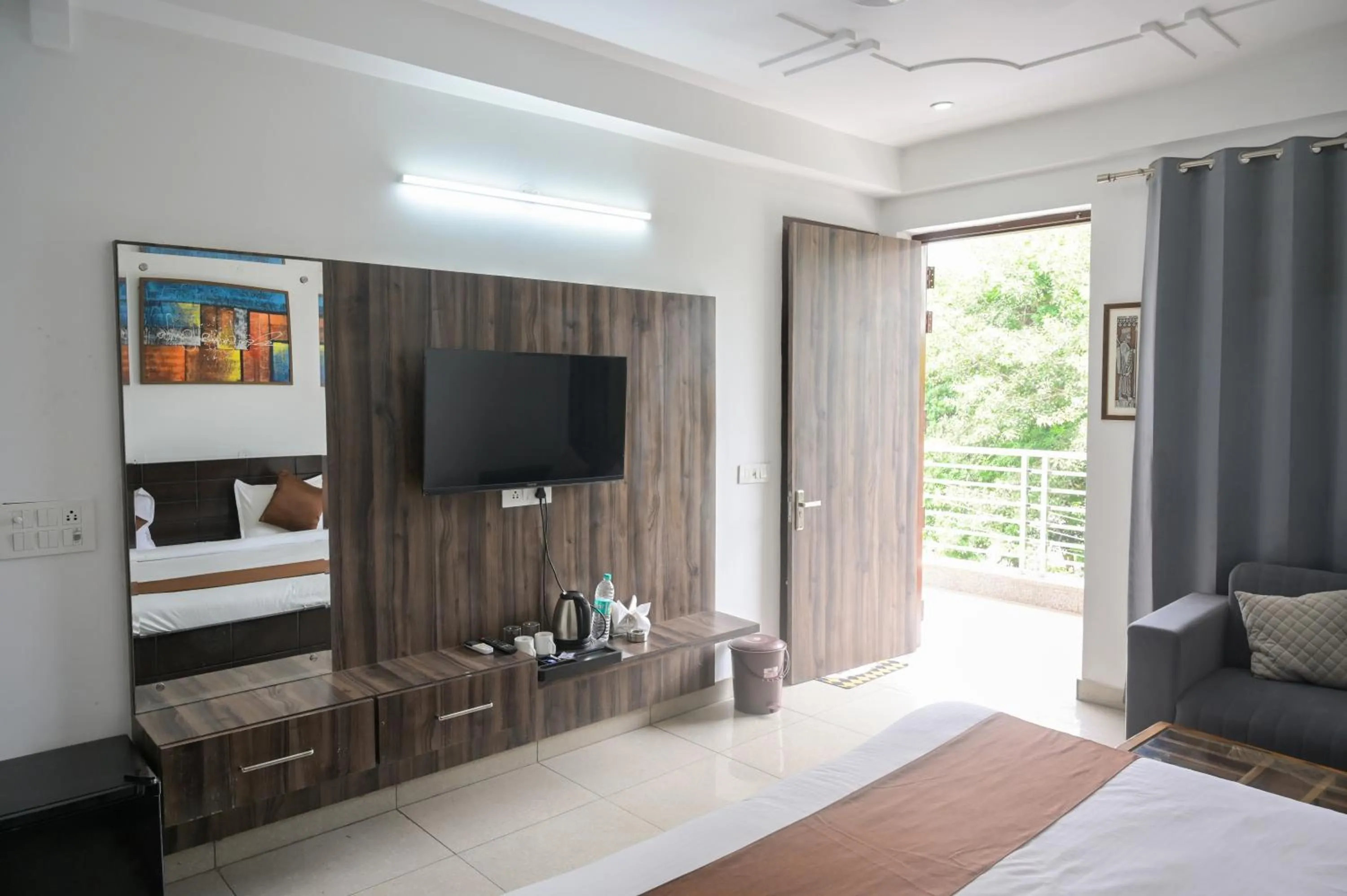 Balcony/Terrace, Bed in Raj Residency Gurgaon