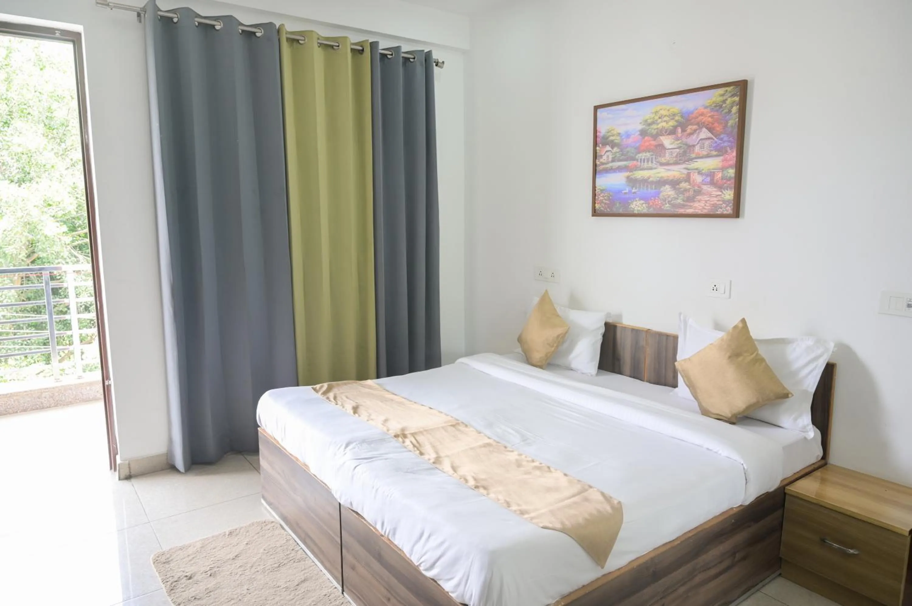 Balcony/Terrace, Bed in Raj Residency Gurgaon