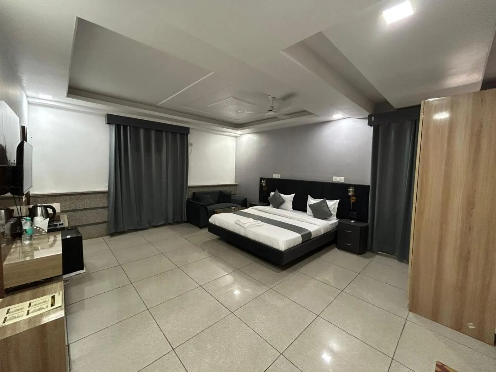 Bed in Raj Residency Gurgaon