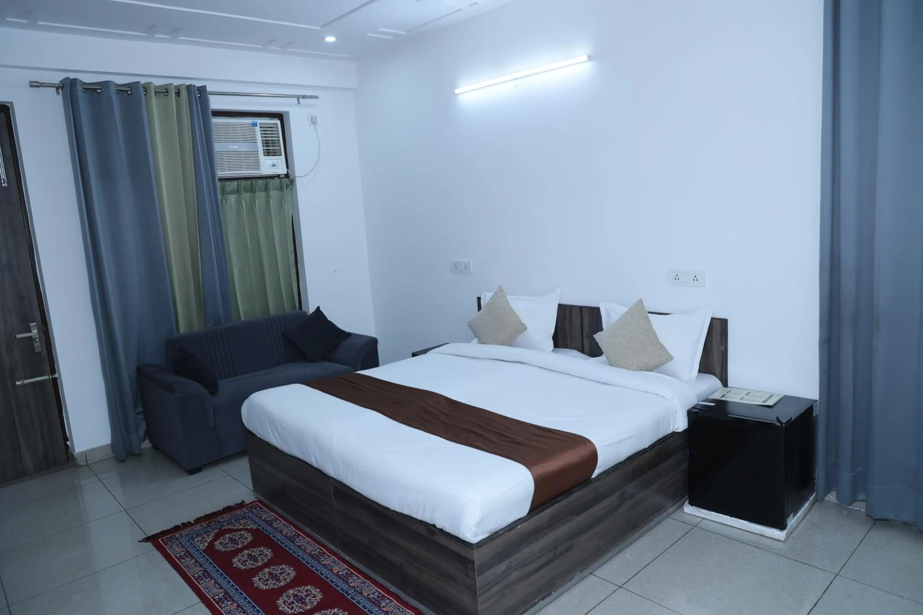 Bed in Raj Residency Gurgaon