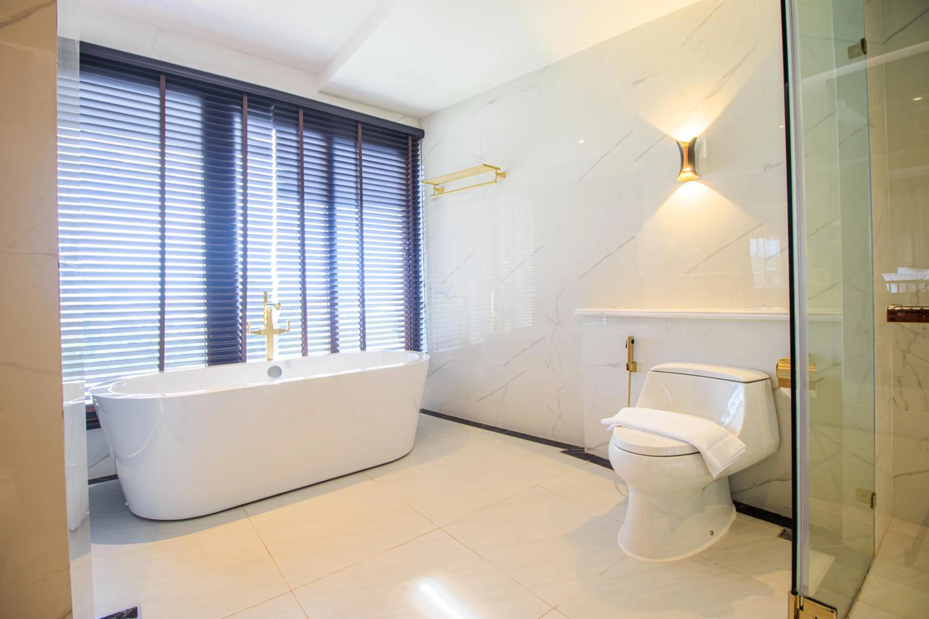 Bathroom in S48 River Ping