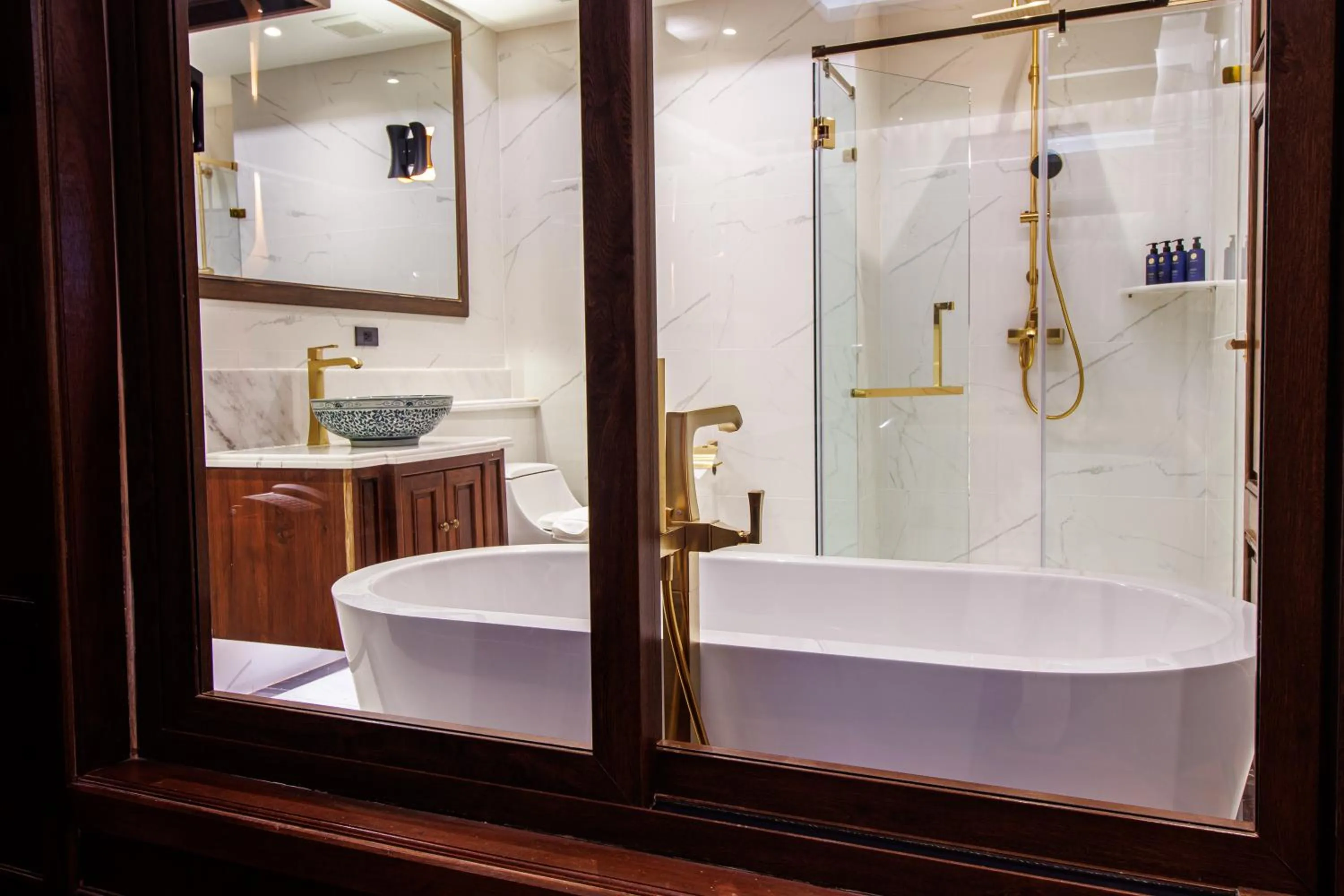 Shower in S48 River Ping