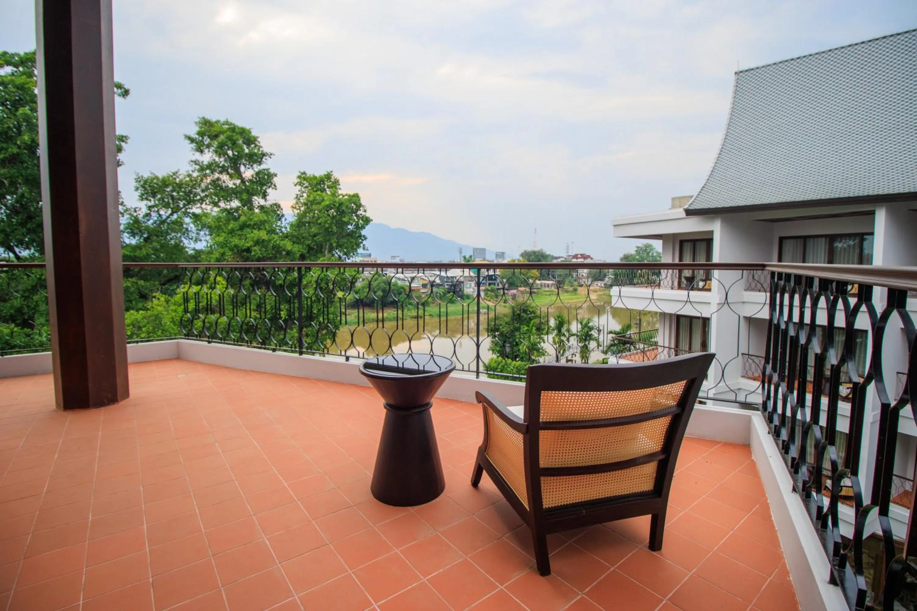 Day in S48 River Ping