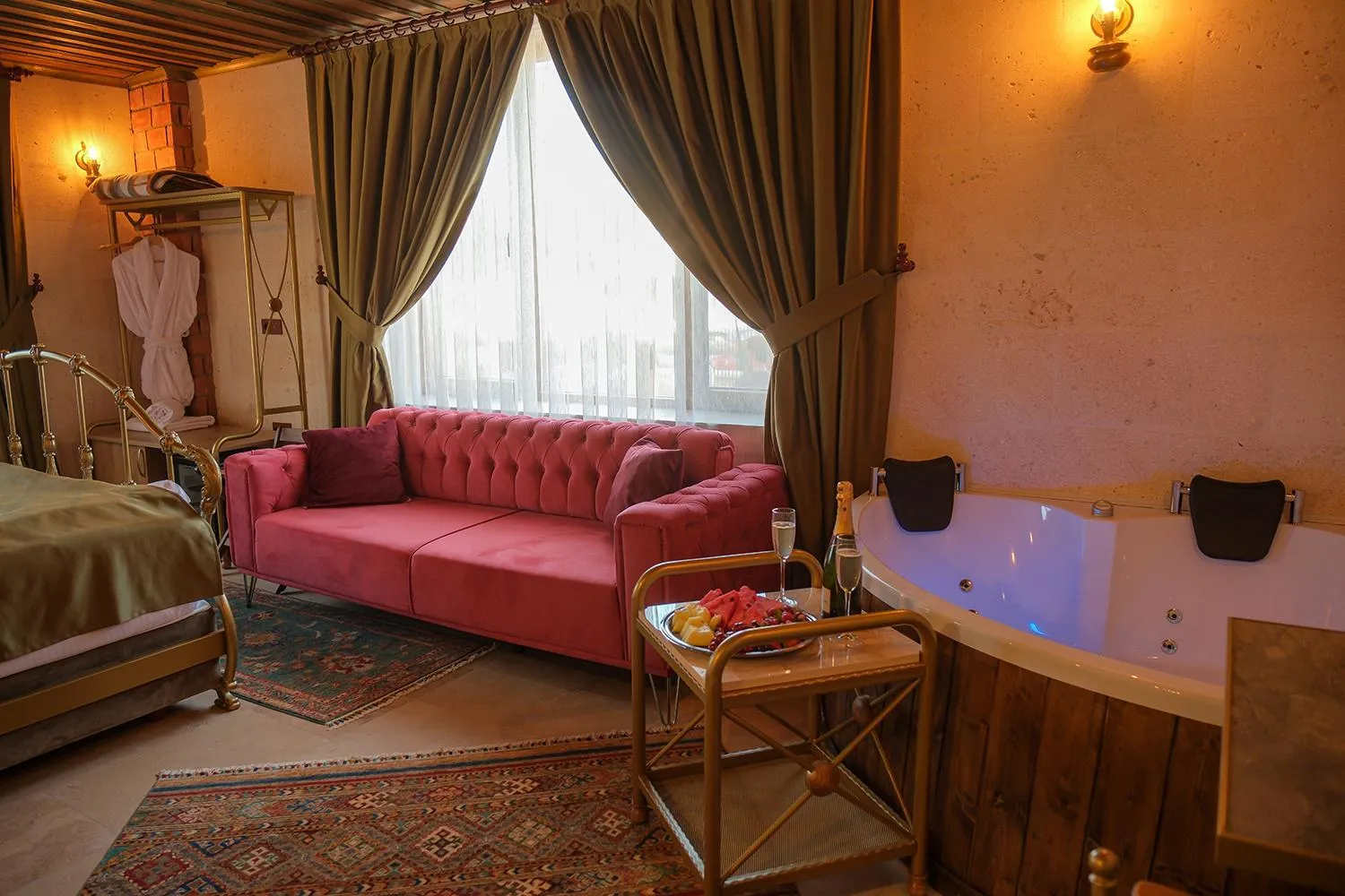 Photo of the whole room, Bed in Zeppelin Cappadocia