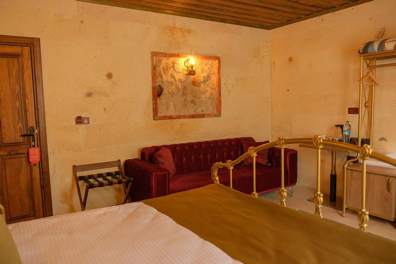 Photo of the whole room, Bed in Zeppelin Cappadocia