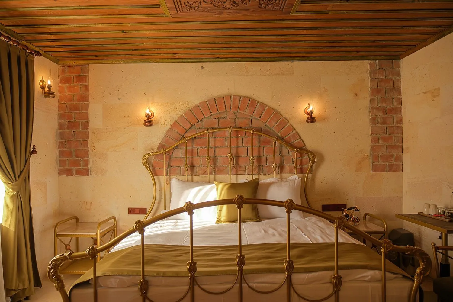 Bed in Zeppelin Cappadocia