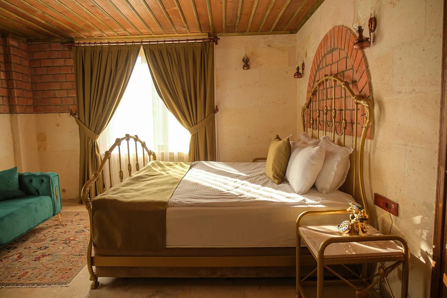 Photo of the whole room, Bed in Zeppelin Cappadocia