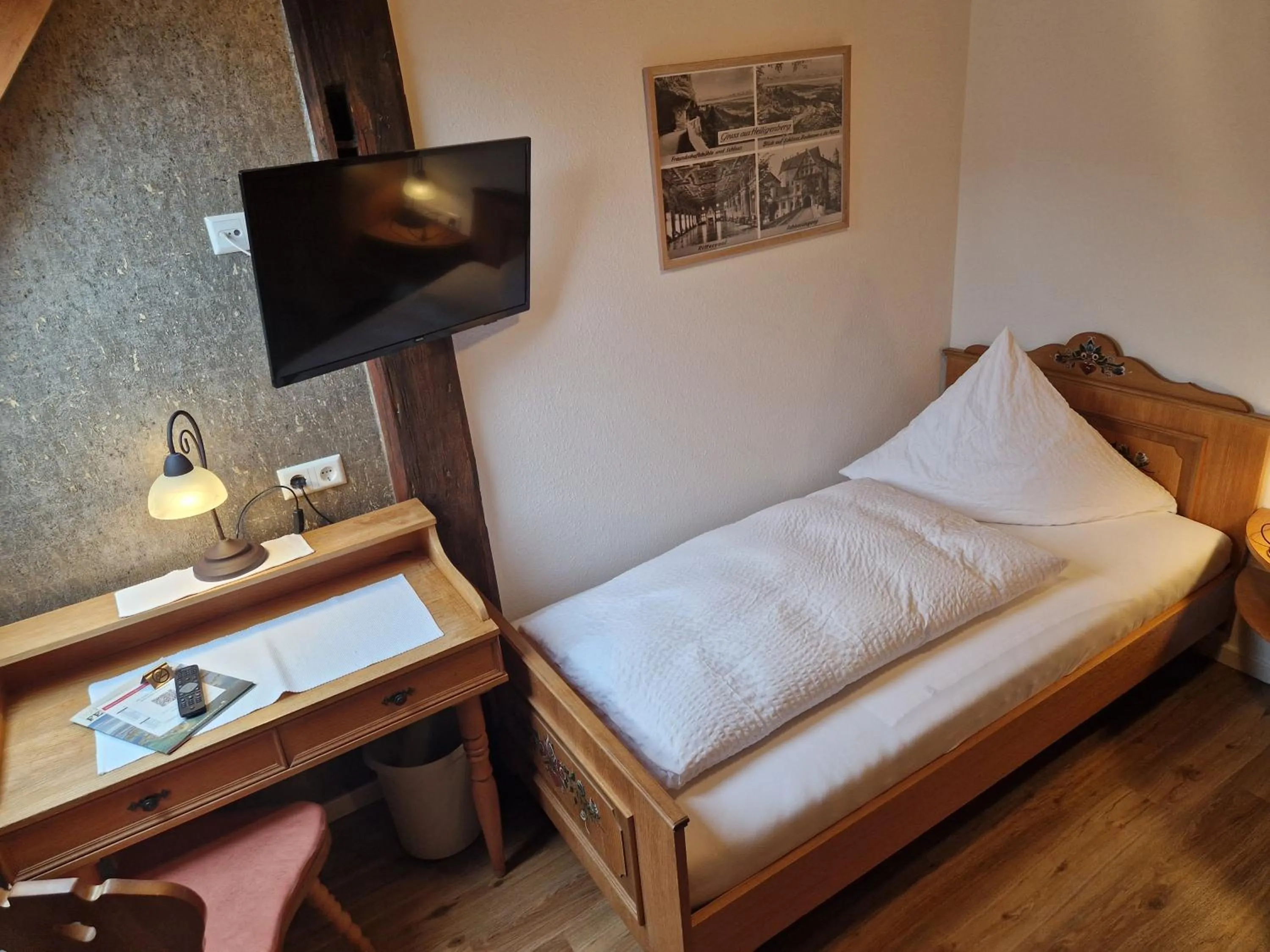 Bed in Gasthof Hosbein